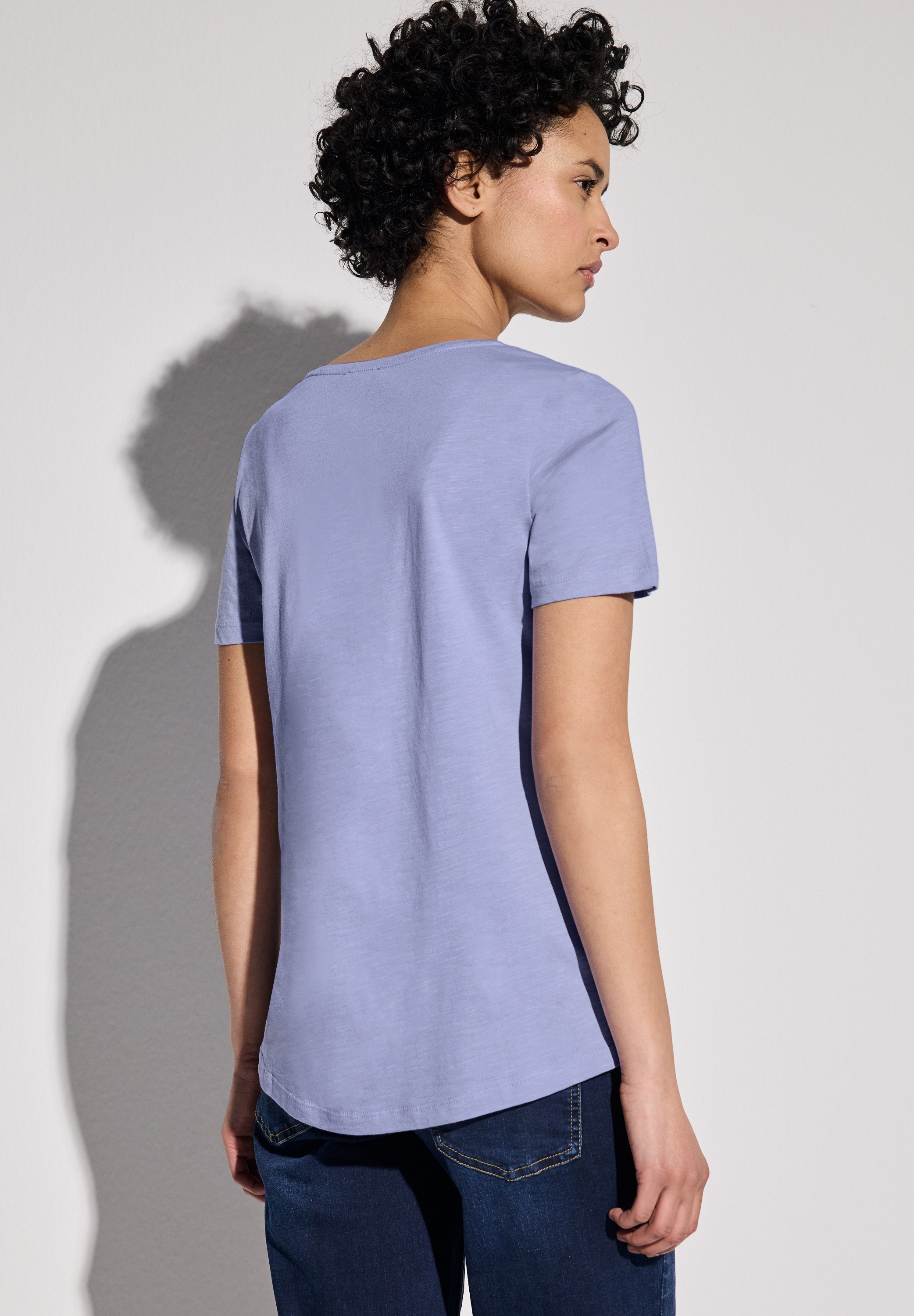 STREET ONE V-Shirt, mit abgerundetem V-Ausschnitt