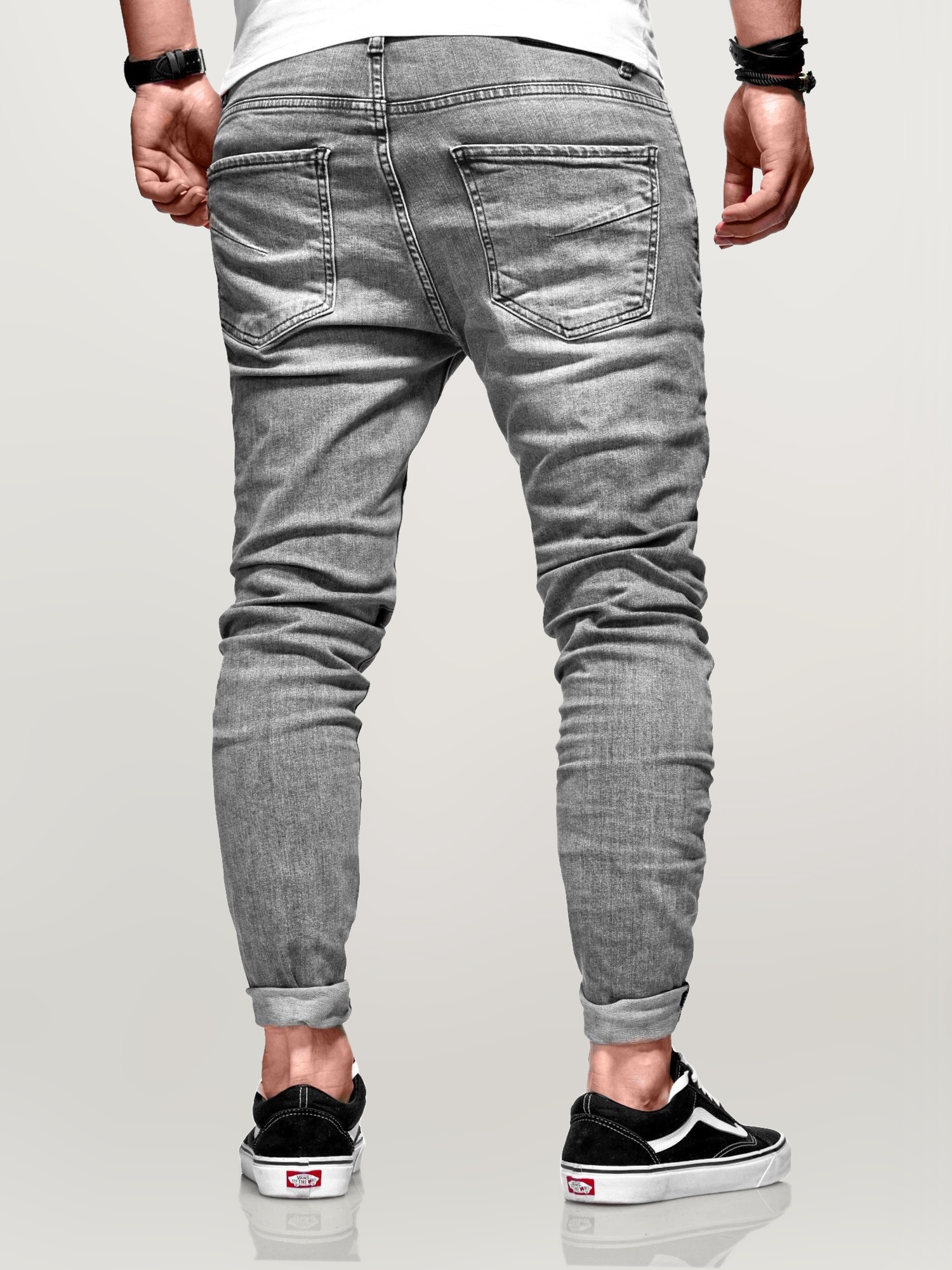 behype Slim-fit-Jeans »Dino«, mit tollen Used-Elementen