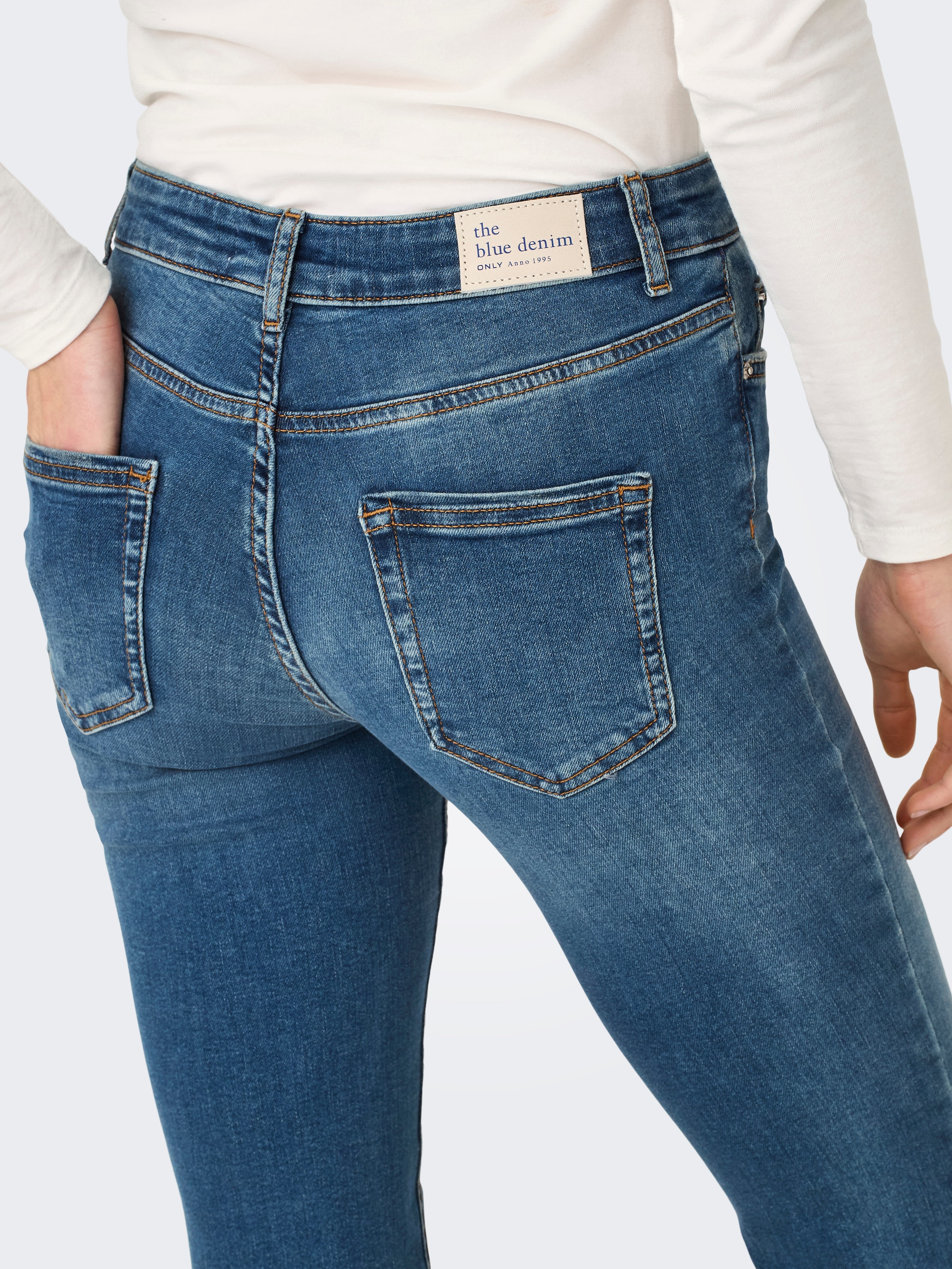 ONLY Bootcut-Jeans »ONLBLUSH MID FLARED DNM DOT741 NOOS«