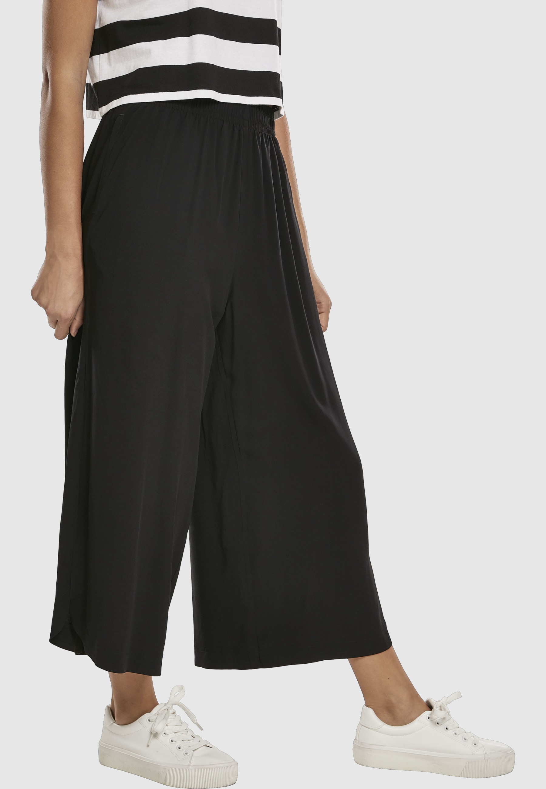 URBAN CLASSICS Culotte »Urban Classics Damen Ladies Wide Viscose Culotte«