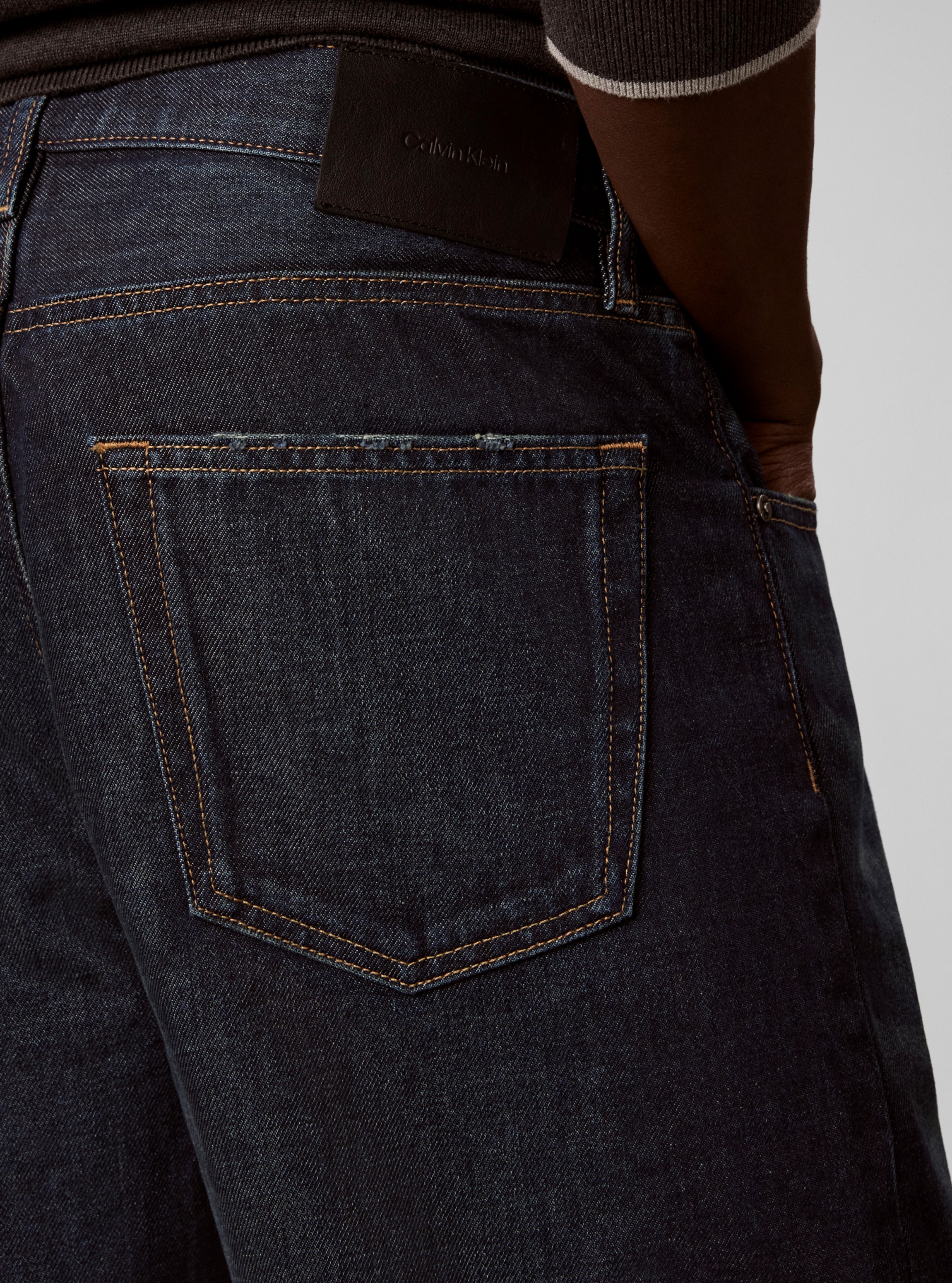 Calvin Klein Tapered-fit-Jeans »90S TAPER RIPTIDE JEAN« Regular fit mit praktischen Taschen