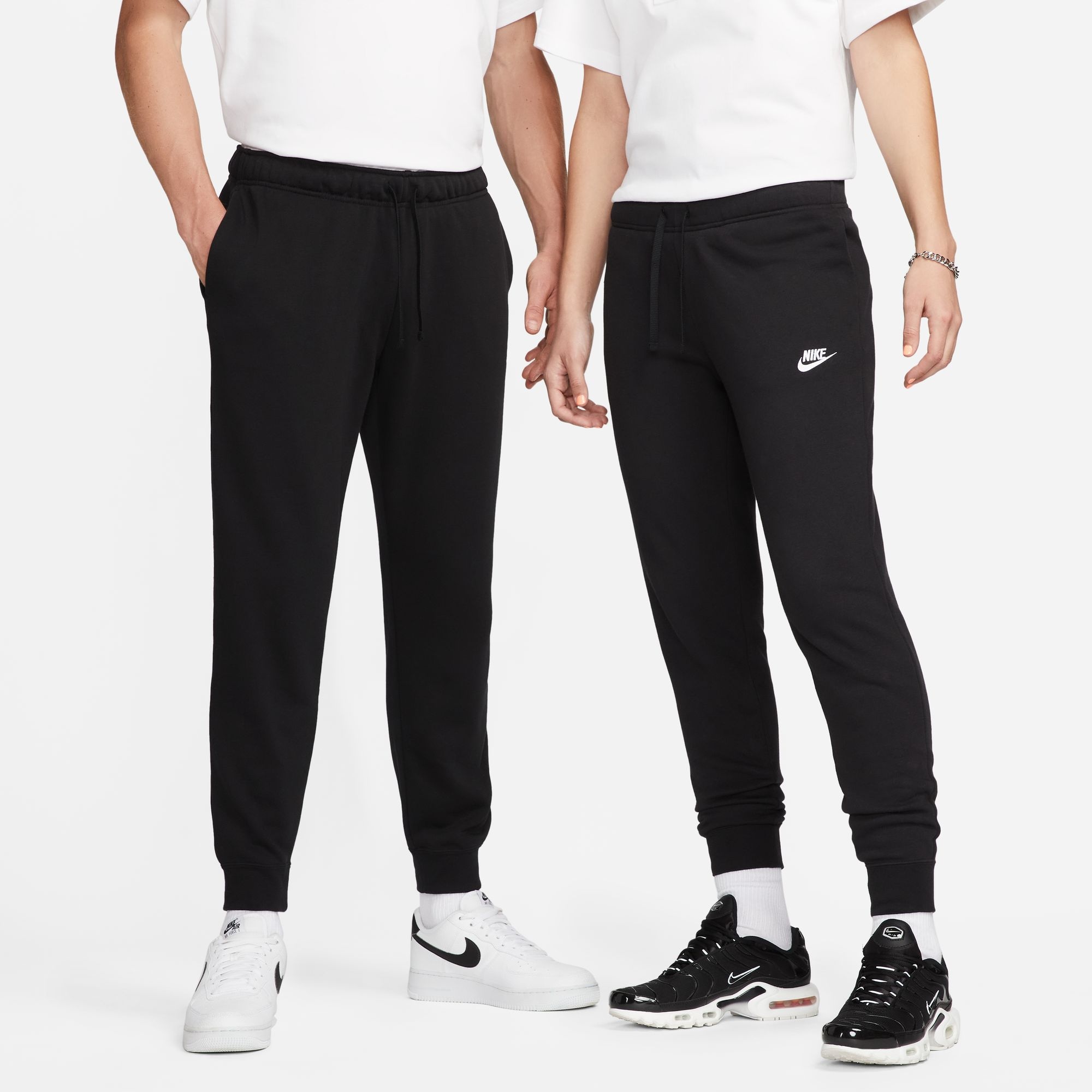 Nike Sportswear Jogginghose »CLUB FLEECE WOMEN'S MID-RISE JOGGERS«