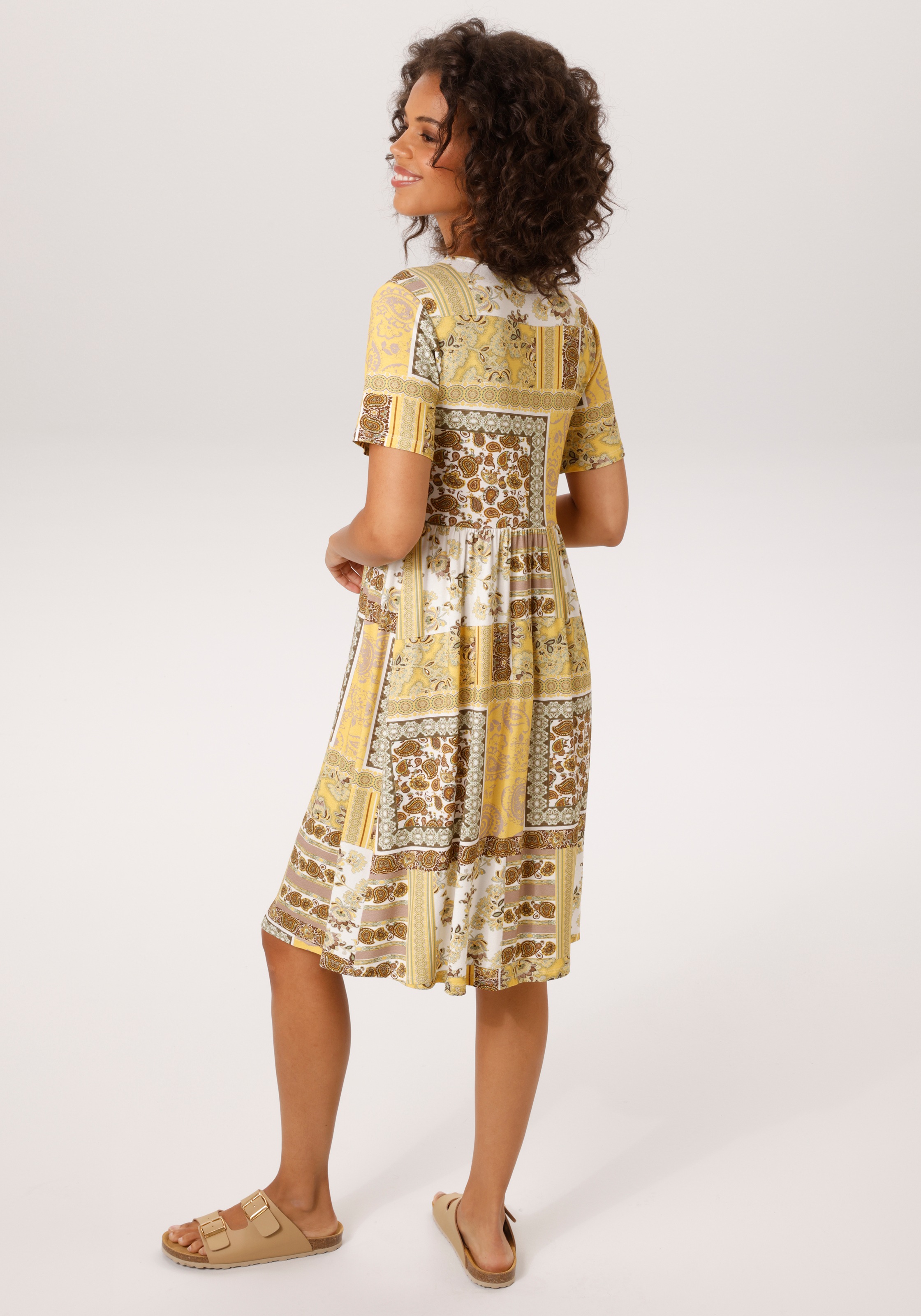 Aniston CASUAL Sommerkleid im fantasievollen Patch-Dessin- jedes Teil ein U günstig online kaufen