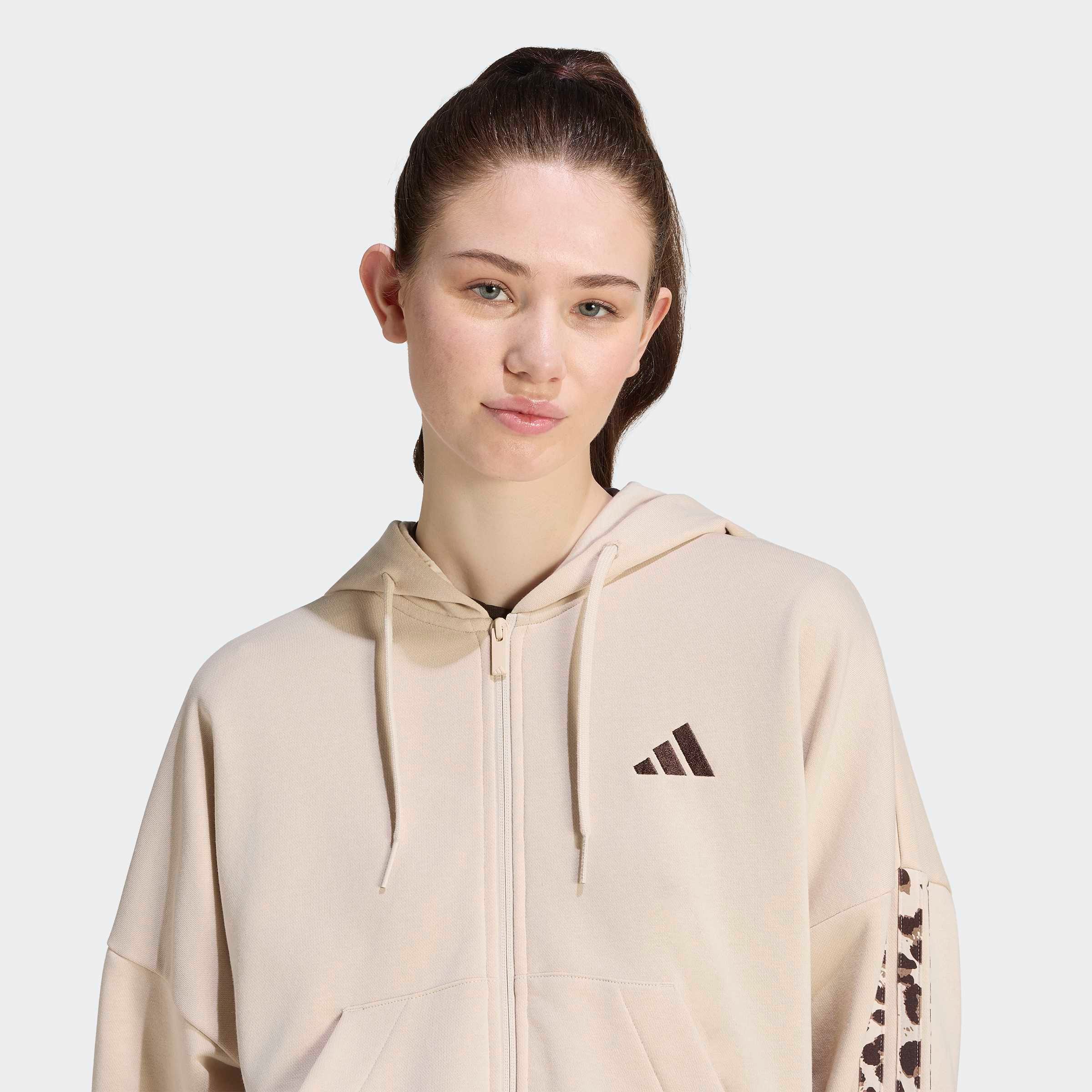 adidas Sportswear Kapuzensweatjacke »SEASONAL ESSENTIALS 3-STREIFEN, ANIMALPRINT«