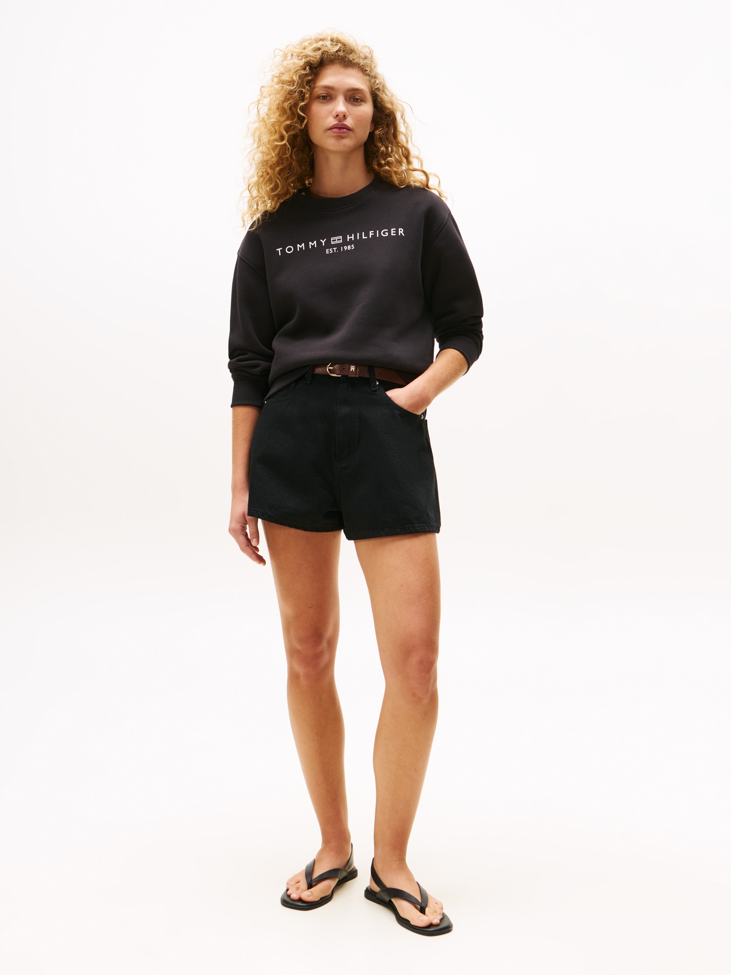 Tommy Hilfiger Sweatshirt »MDRN REG CORP LOGO C-NK SWTSHRT«, mit Logoschriftzug