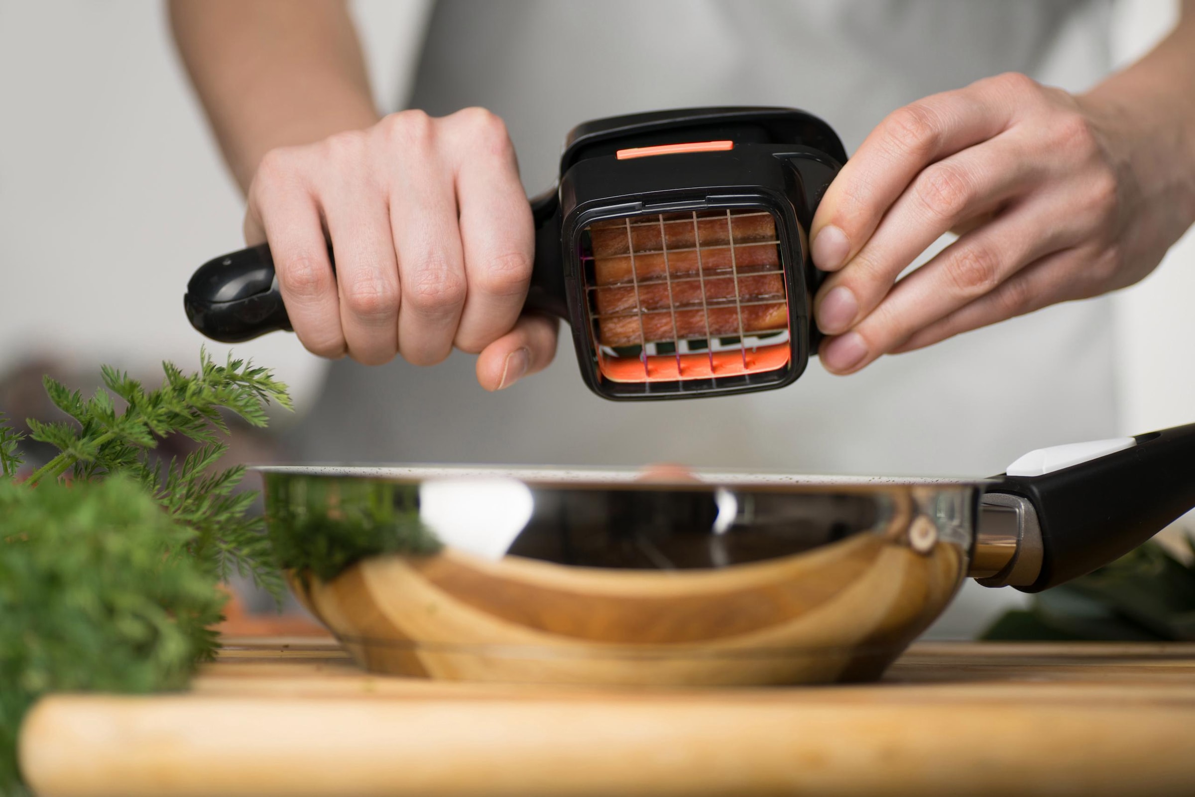 Genius Zerkleinerer »Nicer Dicer Quick«, Auffangbehälter mit Deckel