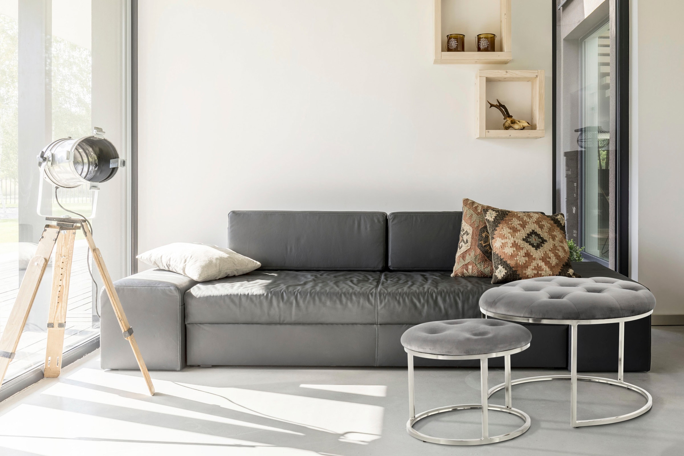 Kayoom "Hocker Myla 2er-Set, praktisch ineinander schiebbar" Set, 2 Stk. tlg. ineinander schiebbar, rund, gesteppt, mit Zierknöpfen