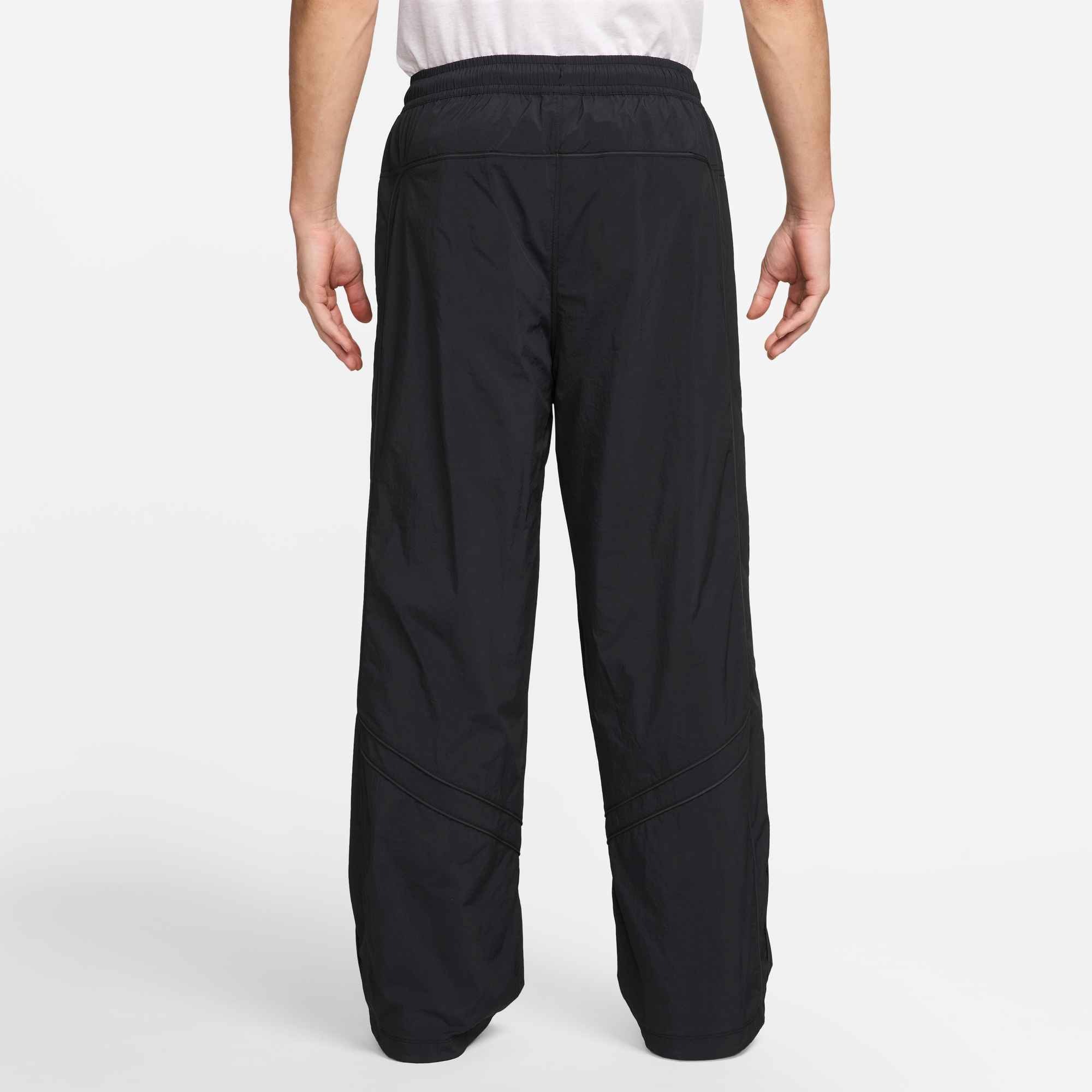 Nike Sportswear Sporthose »Nike Sportswear Air Men's Track Pants«  wasserabweisendes Taftgewebe, mit Netzfutter, geräumige Passform