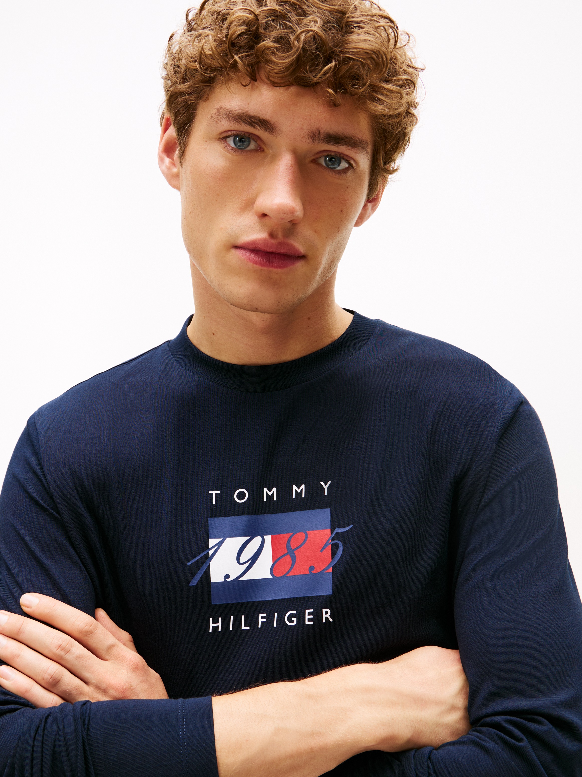 Tommy Hilfiger Langarmshirt "LINEAR FLAG GRAPHIC", Jersey, Rundhals, Regula günstig online kaufen