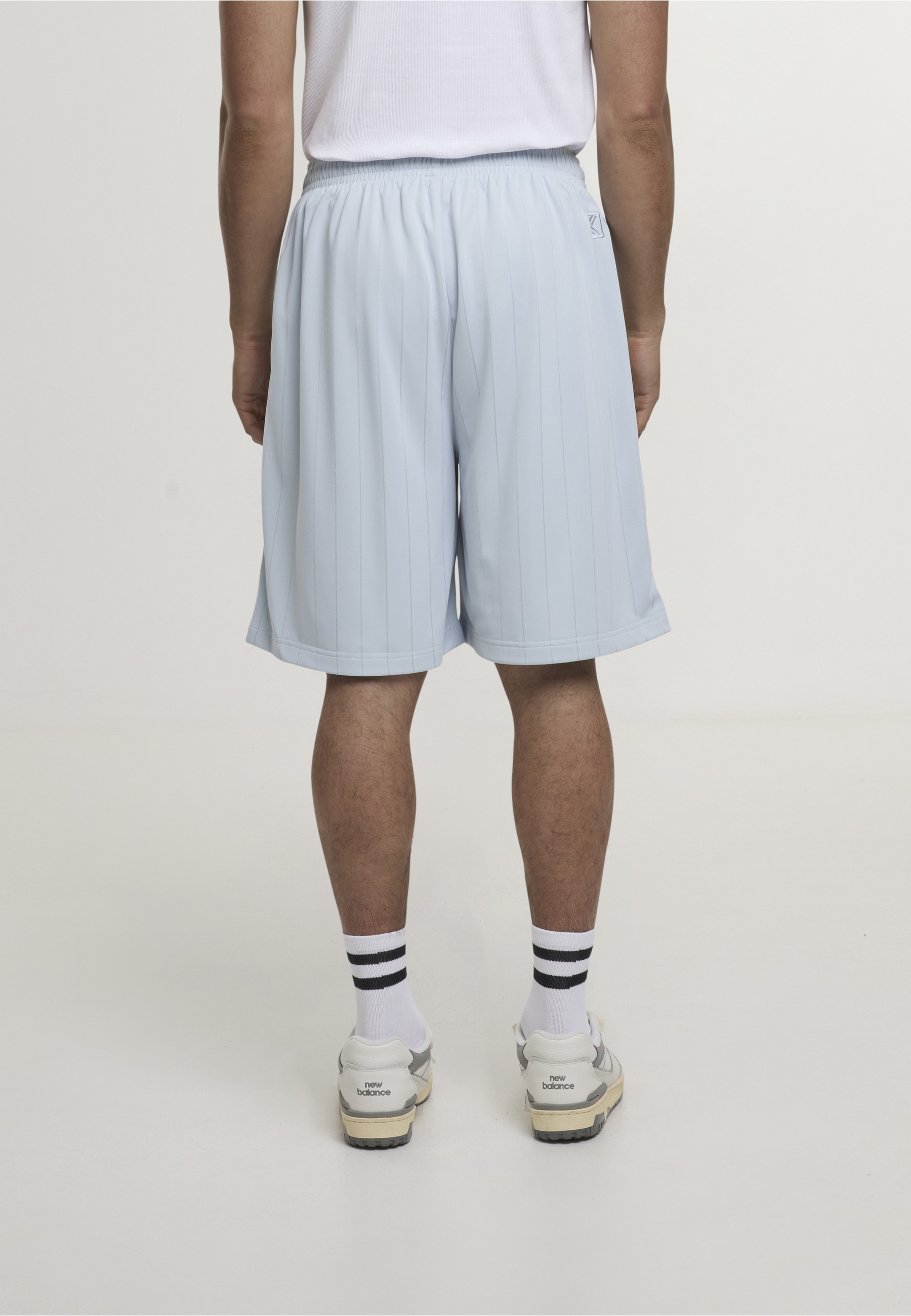 Karl Kani Sweatshorts »Karl Kani KK Insignia Shadow Pinstripe Soccer Shorts«
