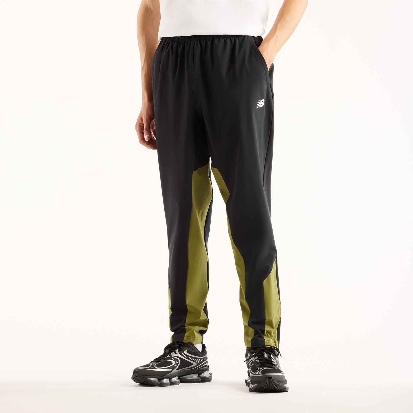 New Balance Trainingshose "UTILITY STRETCH WOVEN PANT" Trainingshose für Fitness und Sportmode, sportlicher Stil