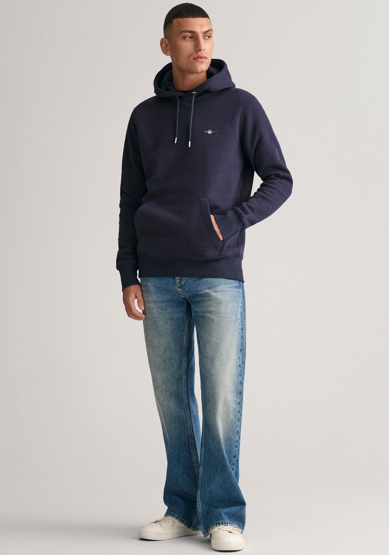 Gant Hoodie »REG SHIELD HOODIE«, mit Logostickerei auf der Brust