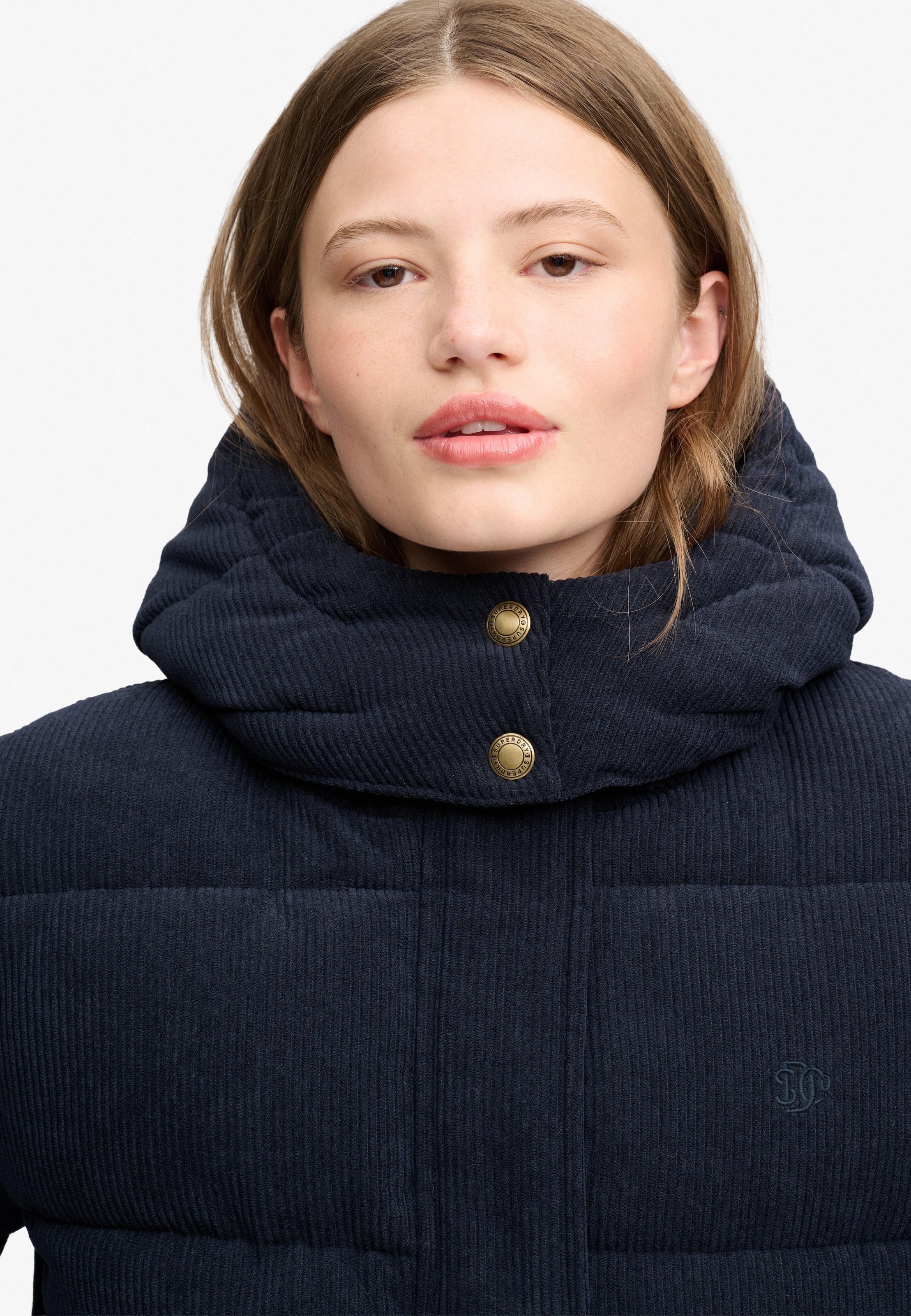 Superdry Steppjacke »PREMIUM HOOD CORD PUFFER JKT« Kunstfaser, relaxed fit, aus Cord