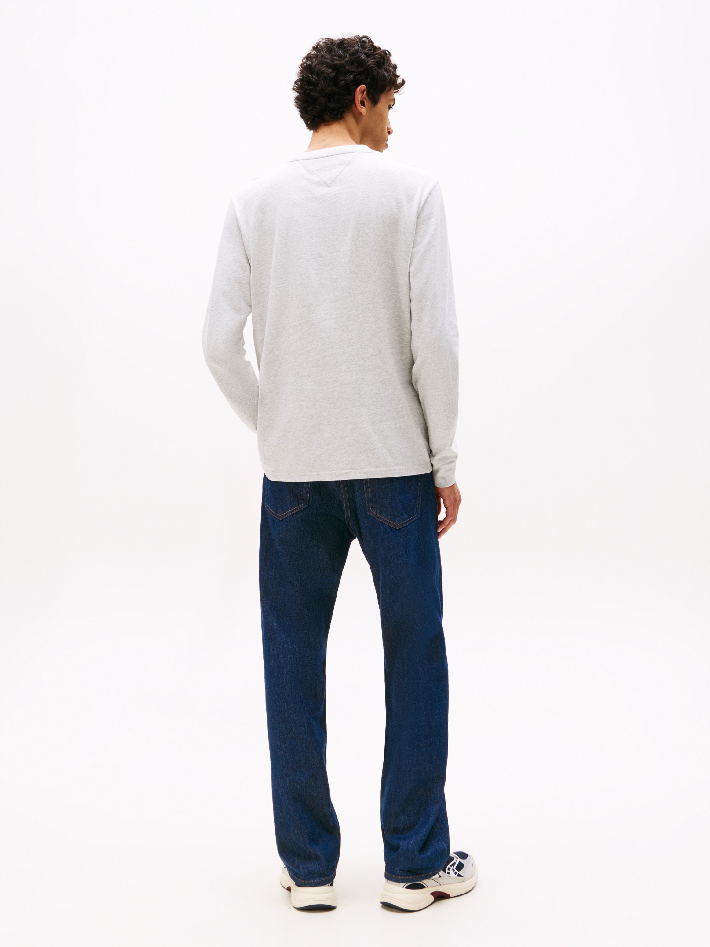 Tommy Jeans Langarmshirt »TJM SLIM CHEST LINEAR LS TEE EXT«, Mit Rundhalsausschnitt
