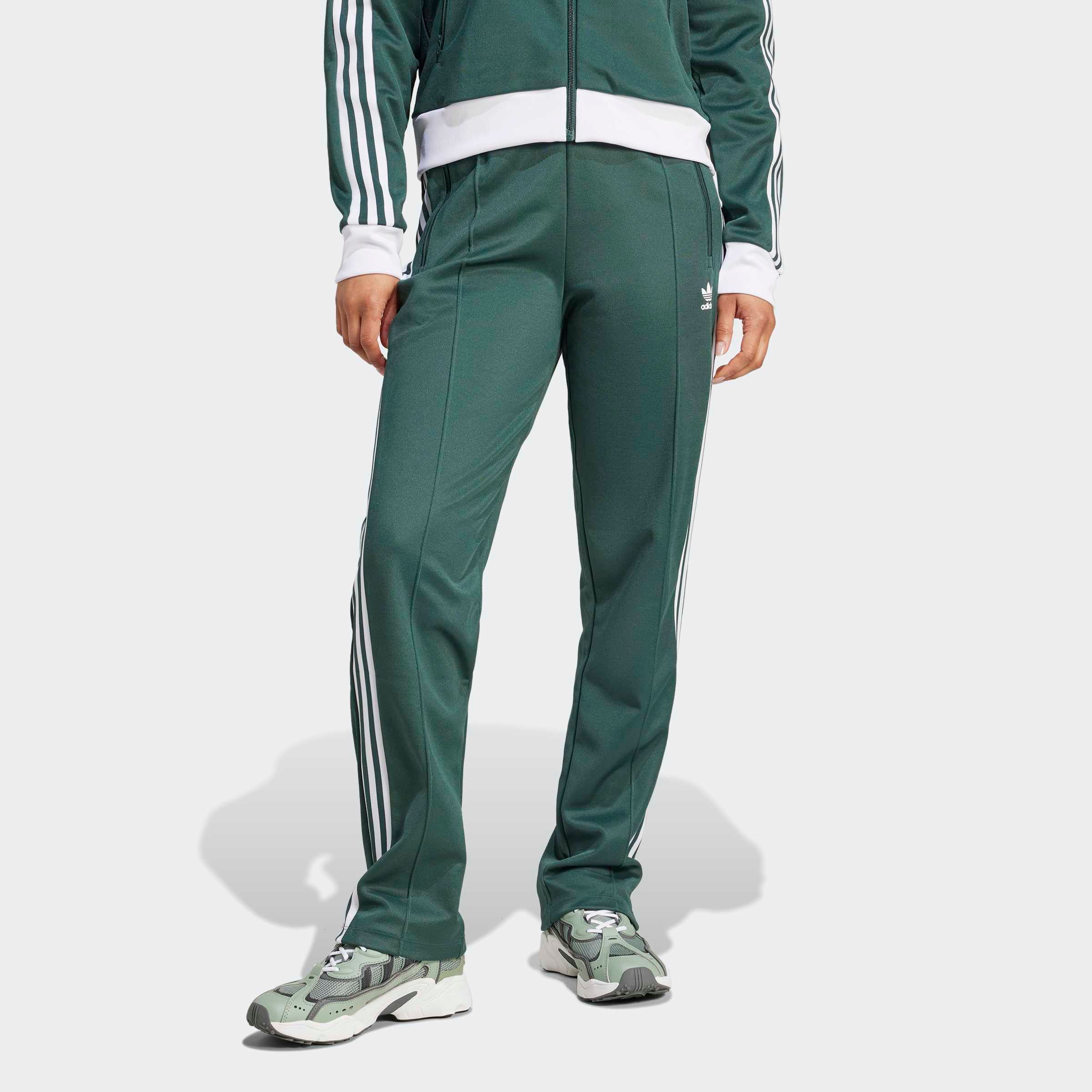 adidas Originals Sporthose "BECKENBAUER" Retro Style, der gerade Schnitt mit schmal zulaufenden Bein
