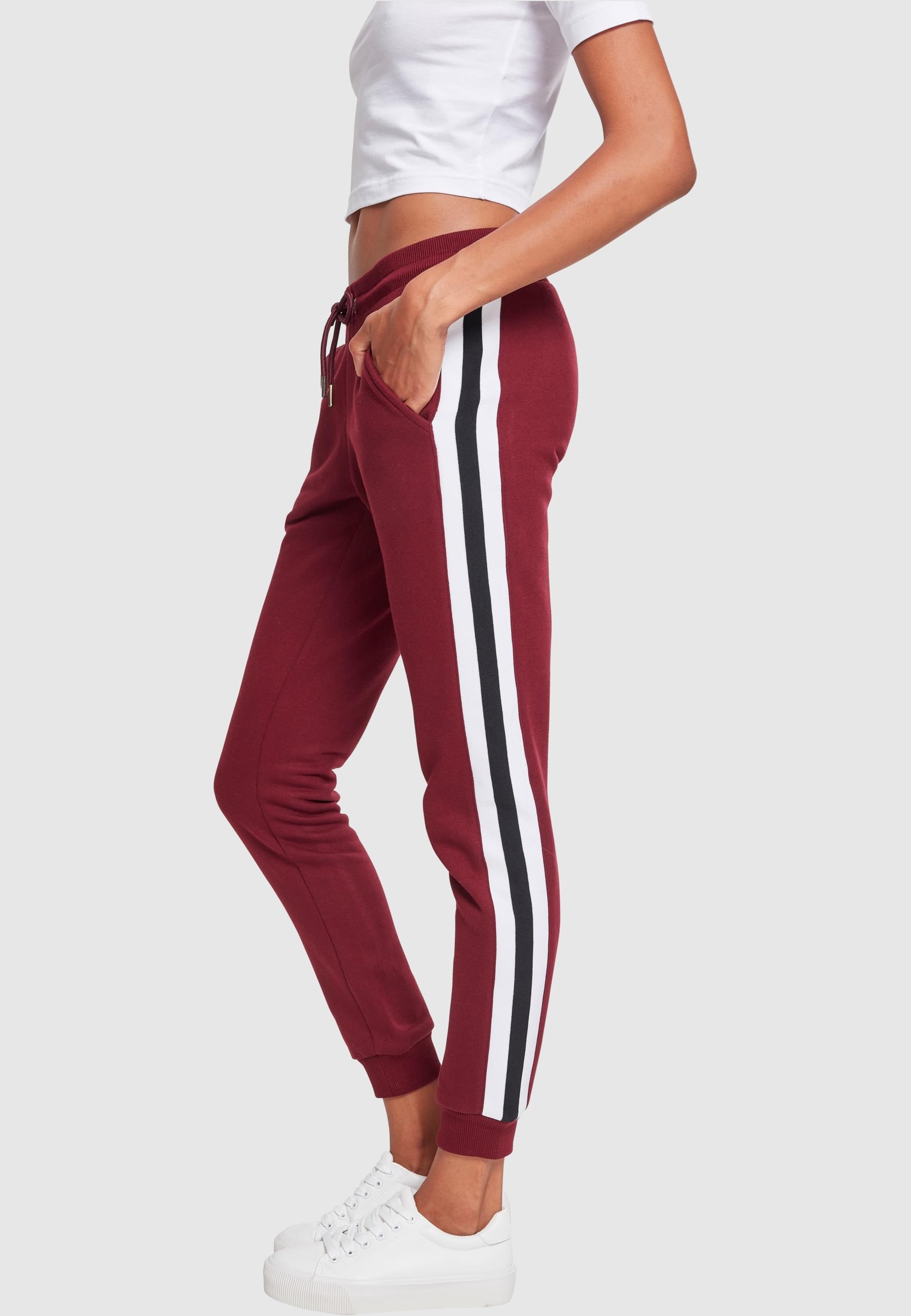 URBAN CLASSICS Jogginghose »Urban Classics Damen Ladies College Contrast Sweatpants«, (1 tlg.)