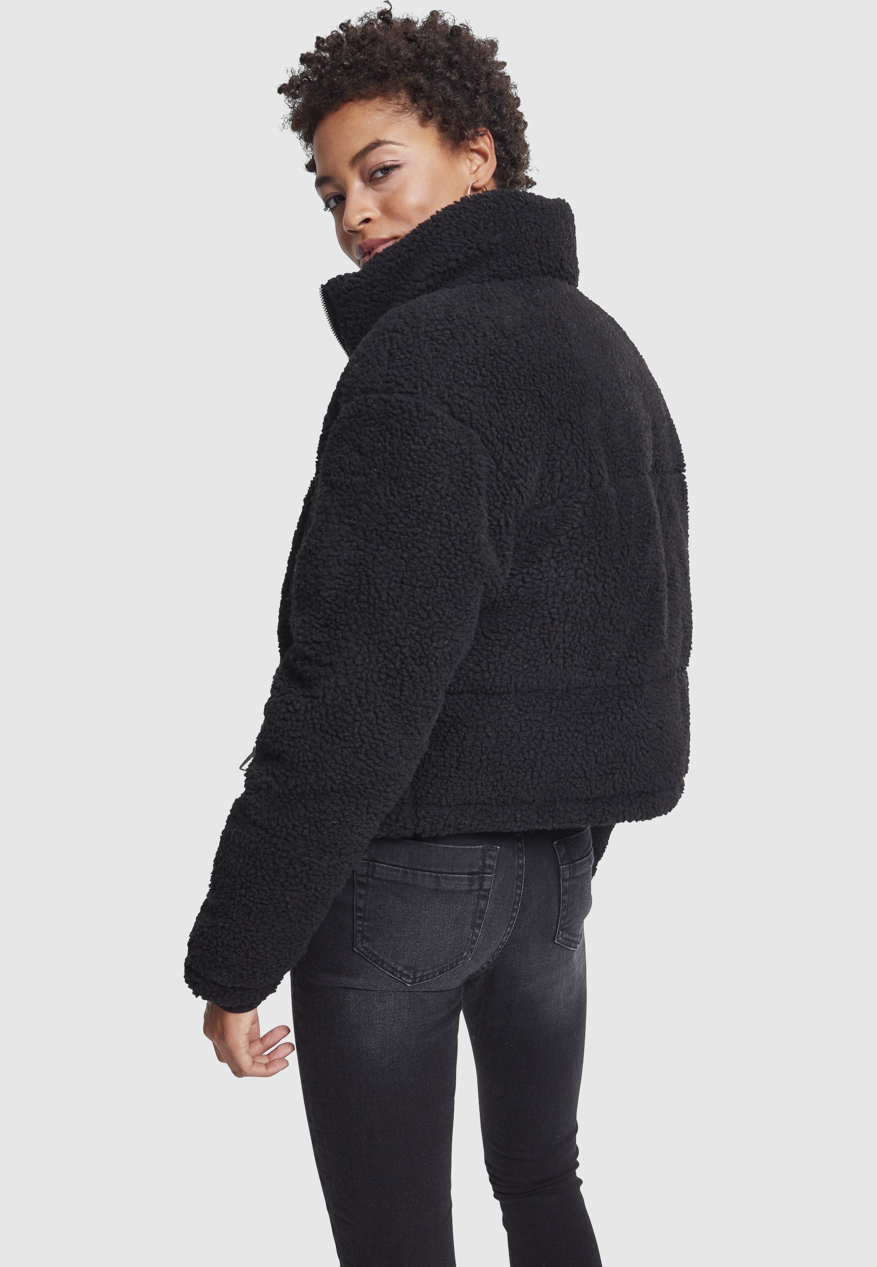 URBAN CLASSICS Winterjacke »Urban Classics Damen Ladies Boxy Sherpa Puffer Jacket« 1 Stk. tlg. ohne Kapuze