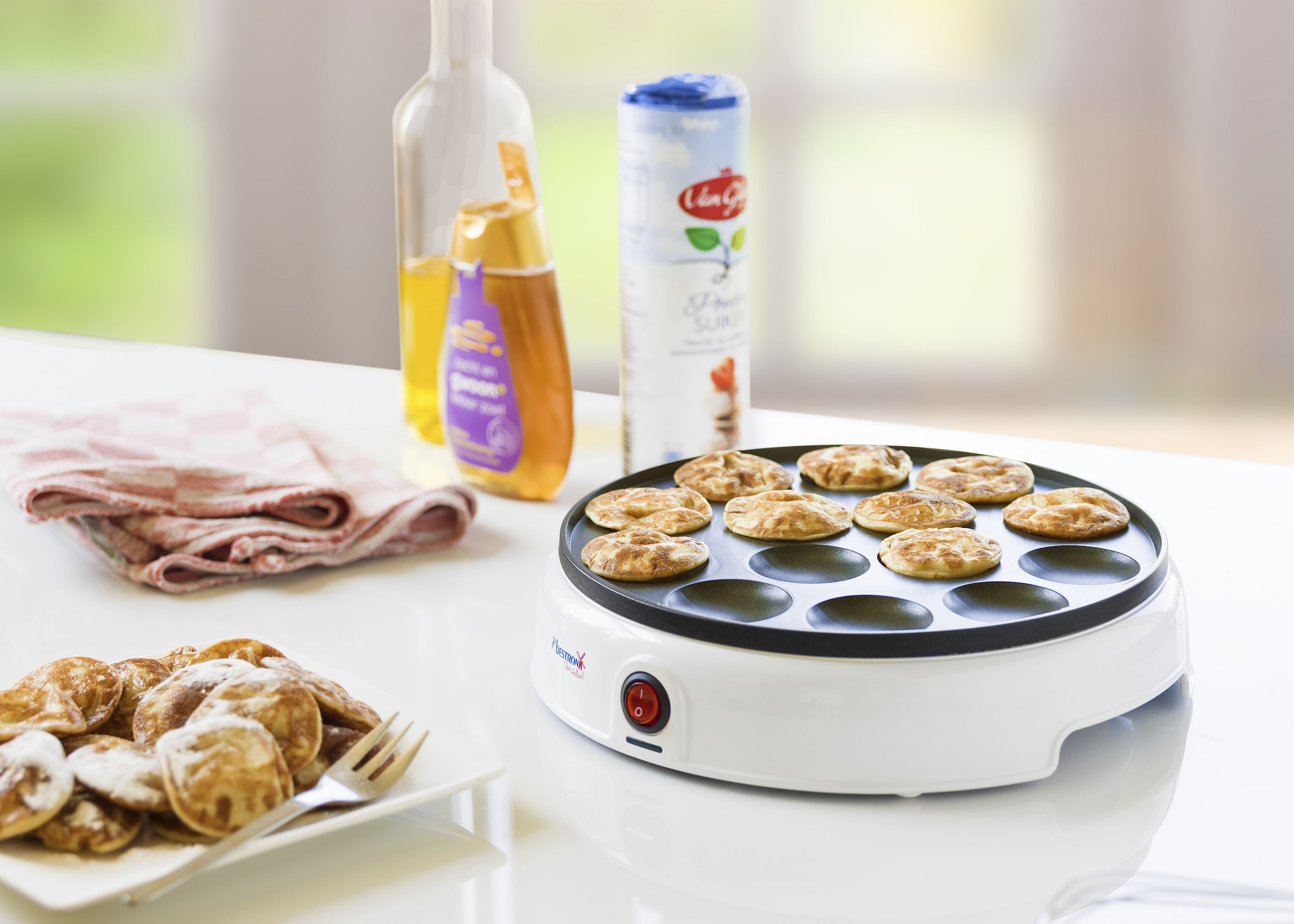 bestron Poffertjes-Maker »APFM700W Sweet Dreams«, 800 W, im Retro Design, Mini Pfannkuchen Automat, mit Antihaftbeschichtung