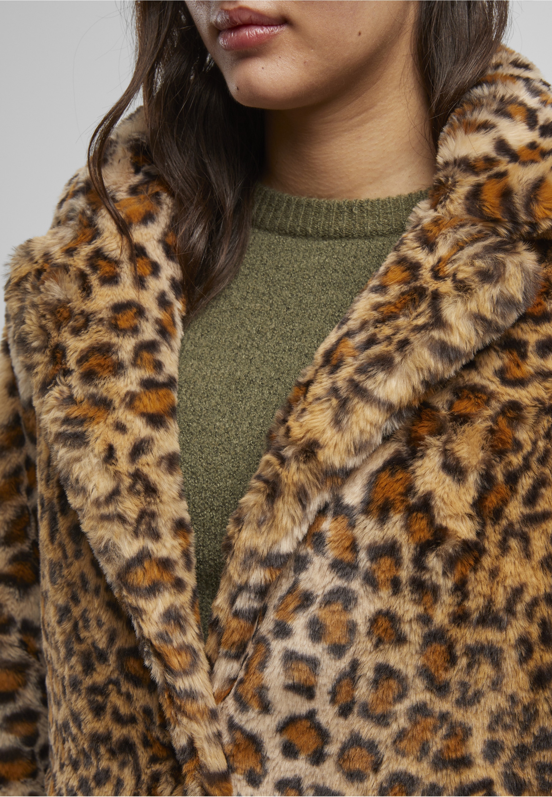 URBAN CLASSICS Winterjacke »Urban Classics Ladies Oversized Faux Fur Leo Coat« 1 Stk. tlg. ohne Kapuze