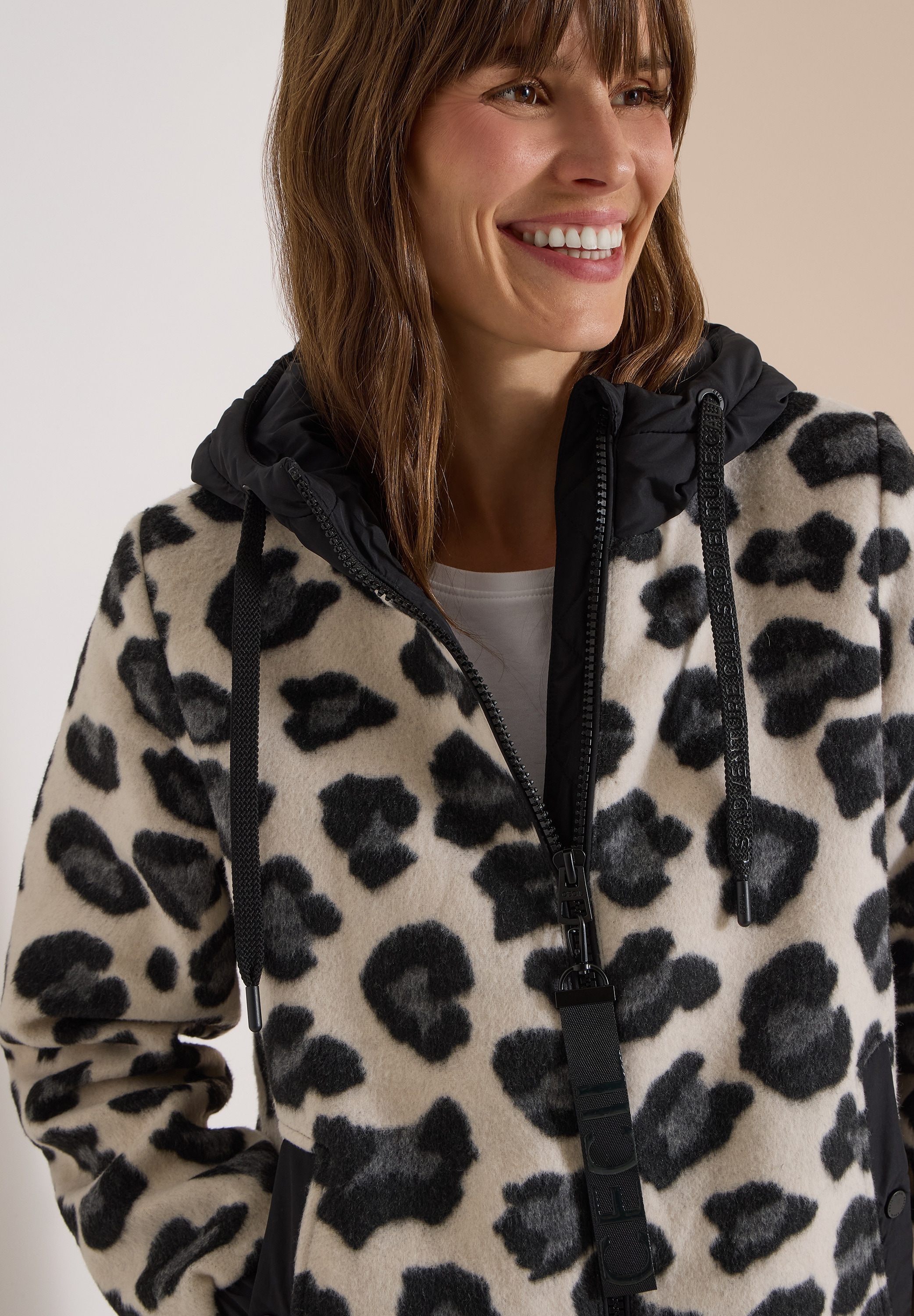 Cecil Plüschjacke mit Kapuze Materialmix, Plüsch mit Wollanteil