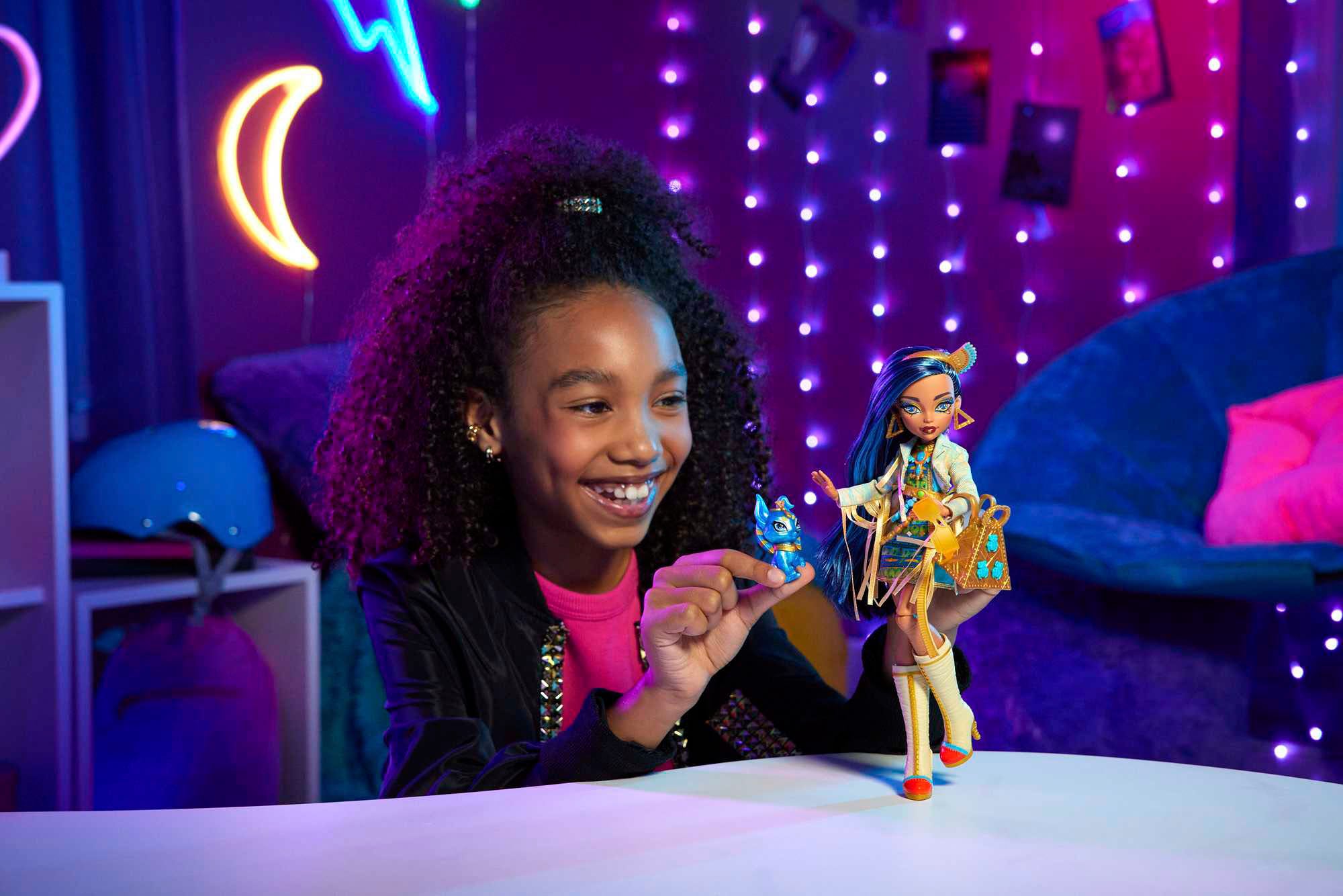 MonsterHigh™ Anziehpuppe »Cleo de Nile mit Hund«