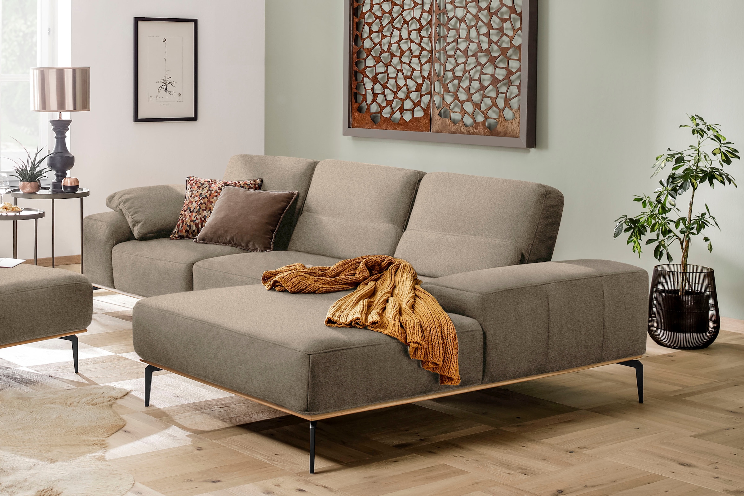 W.SCHILLIG Ecksofa "run, Designsofa mit tollem Sitzkomfort, bequem, L-Form" mit Holzsockel, Füße in Schwarz pulverbeschichtet, Breite 299 cm