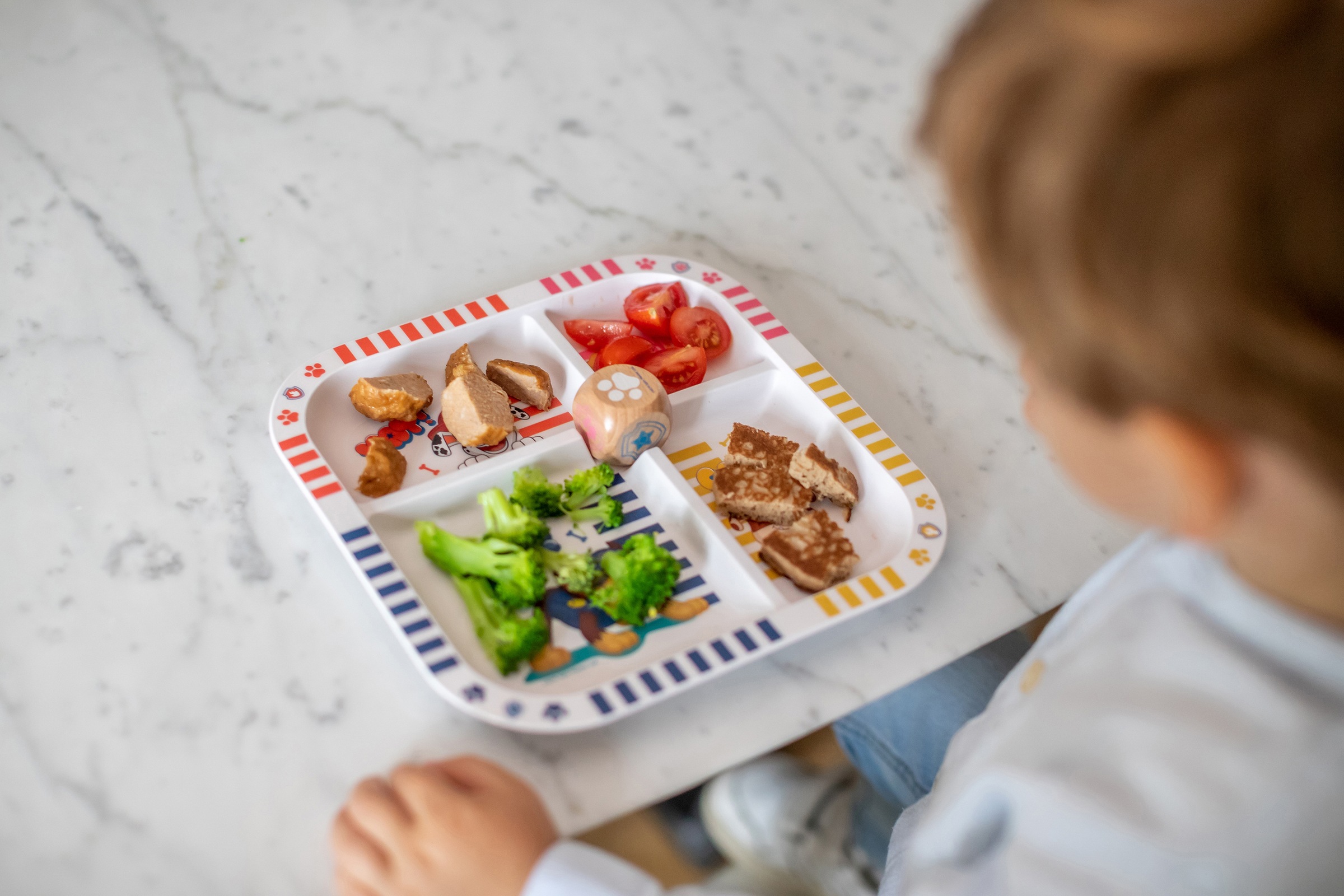 KOZIOL Kunststoffteller »Esslernteller + Würfel EASY EATER PAW PATROL«, (Set, 2 St., Esslernteller + Würfel), made in Germany, melaminfrei, 100% recycelbar, klimaneutral