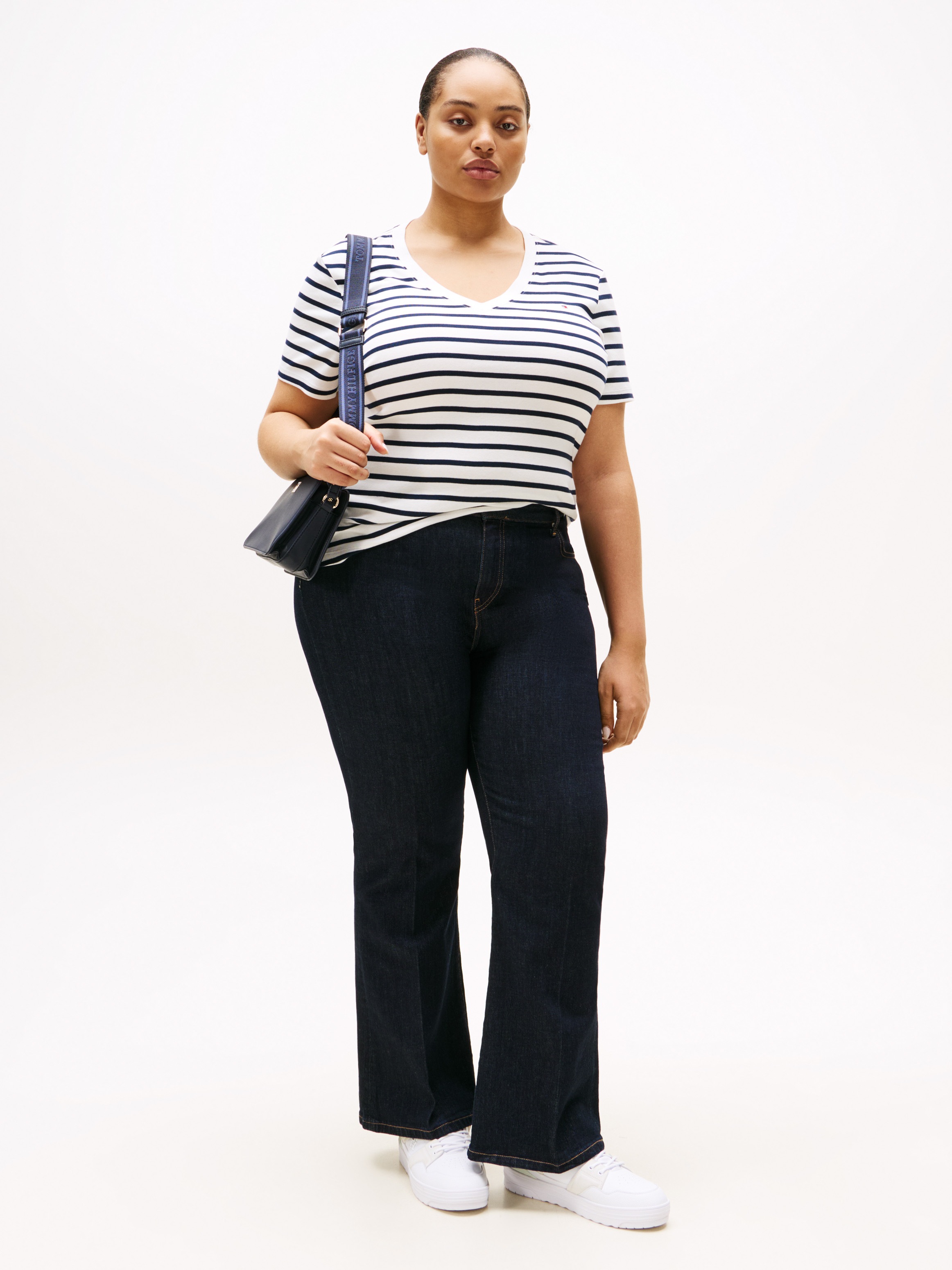 Tommy Hilfiger Curve V-Shirt »CRV SLIM CODY V-NK SS«, in Großen Größen