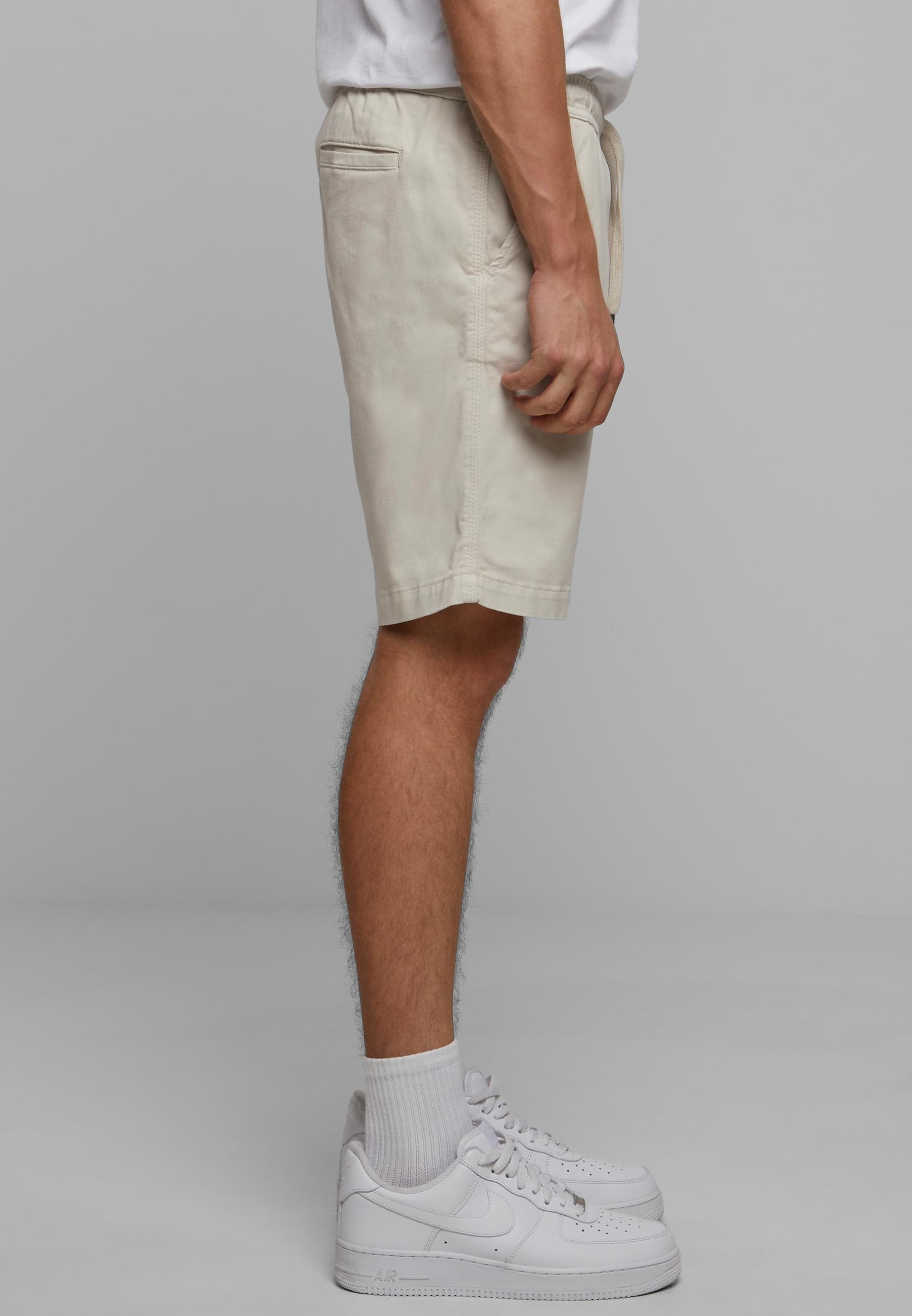 URBAN CLASSICS Stoffhose »Urban Classics Herren Stretch Twill Joggshorts«, (1 tlg.)