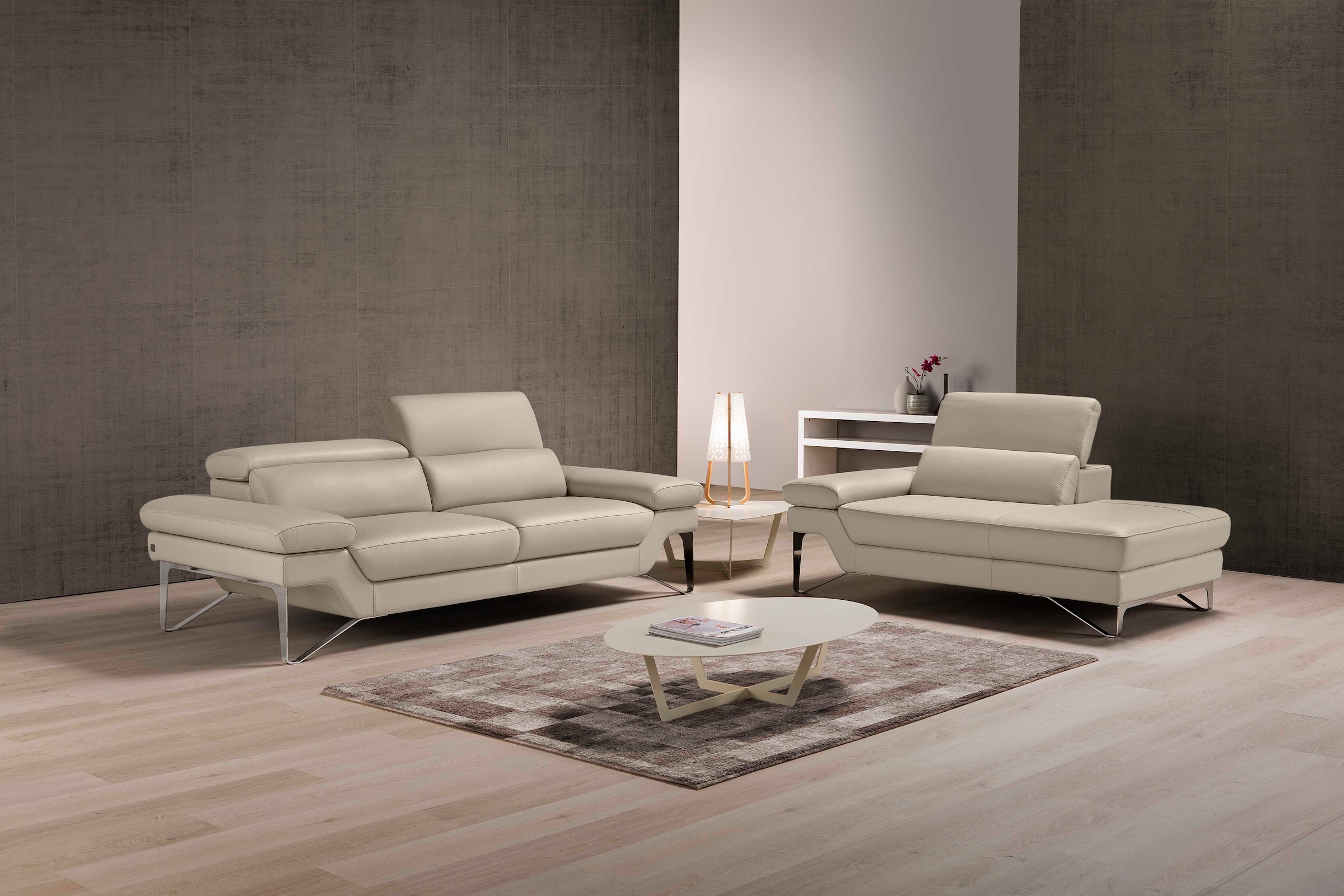 Egoitaliano Polstergarnitur "Princess Design und Sitzkomfort im Einklang, bequem und hochwertig" Set aus 2,5 Sitzer und freitehende Ottomane, Kopfstützen verstellbar