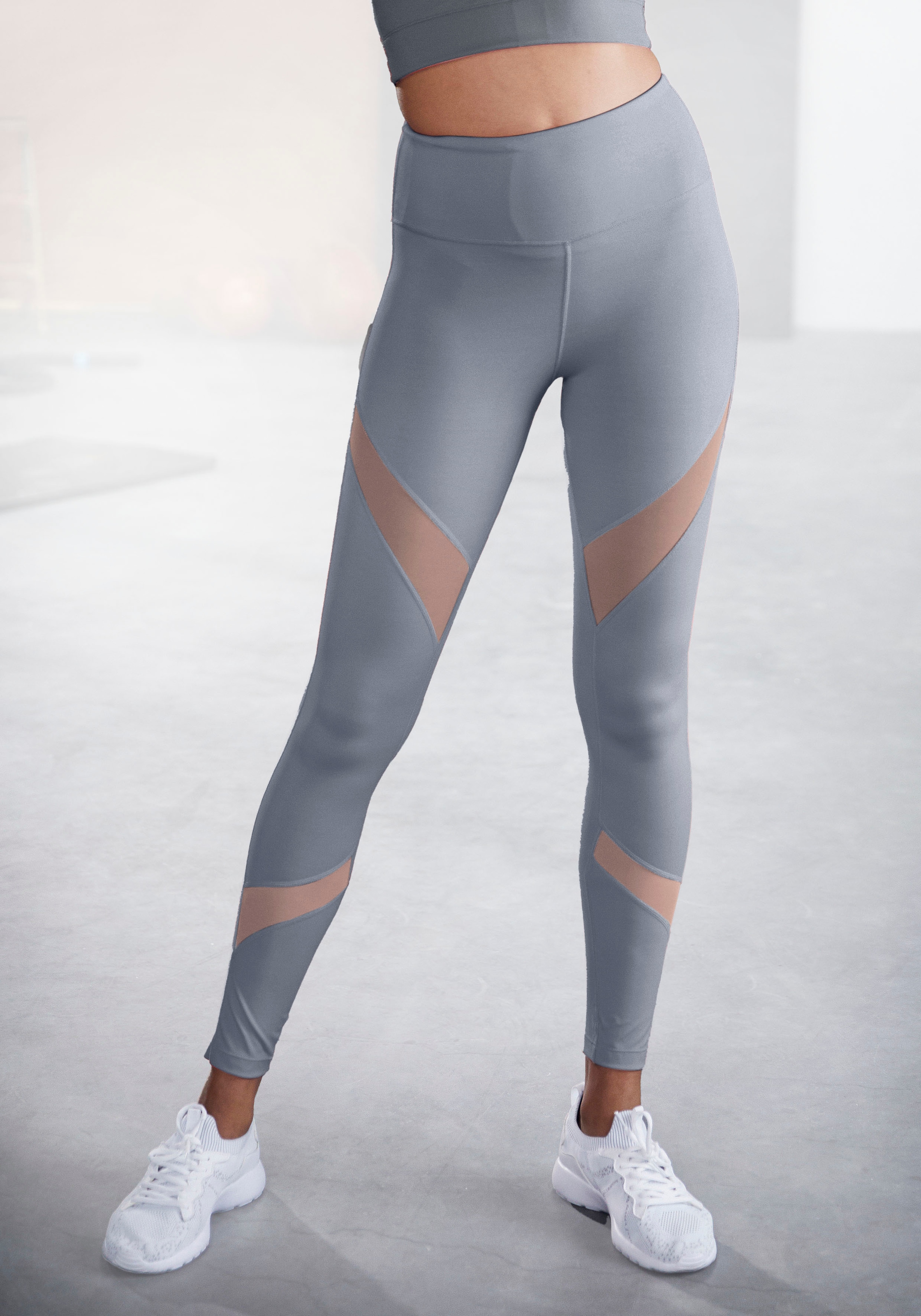 LASCANA ACTIVE Funktionsleggings, mit kleiner Raffung, Loungewear