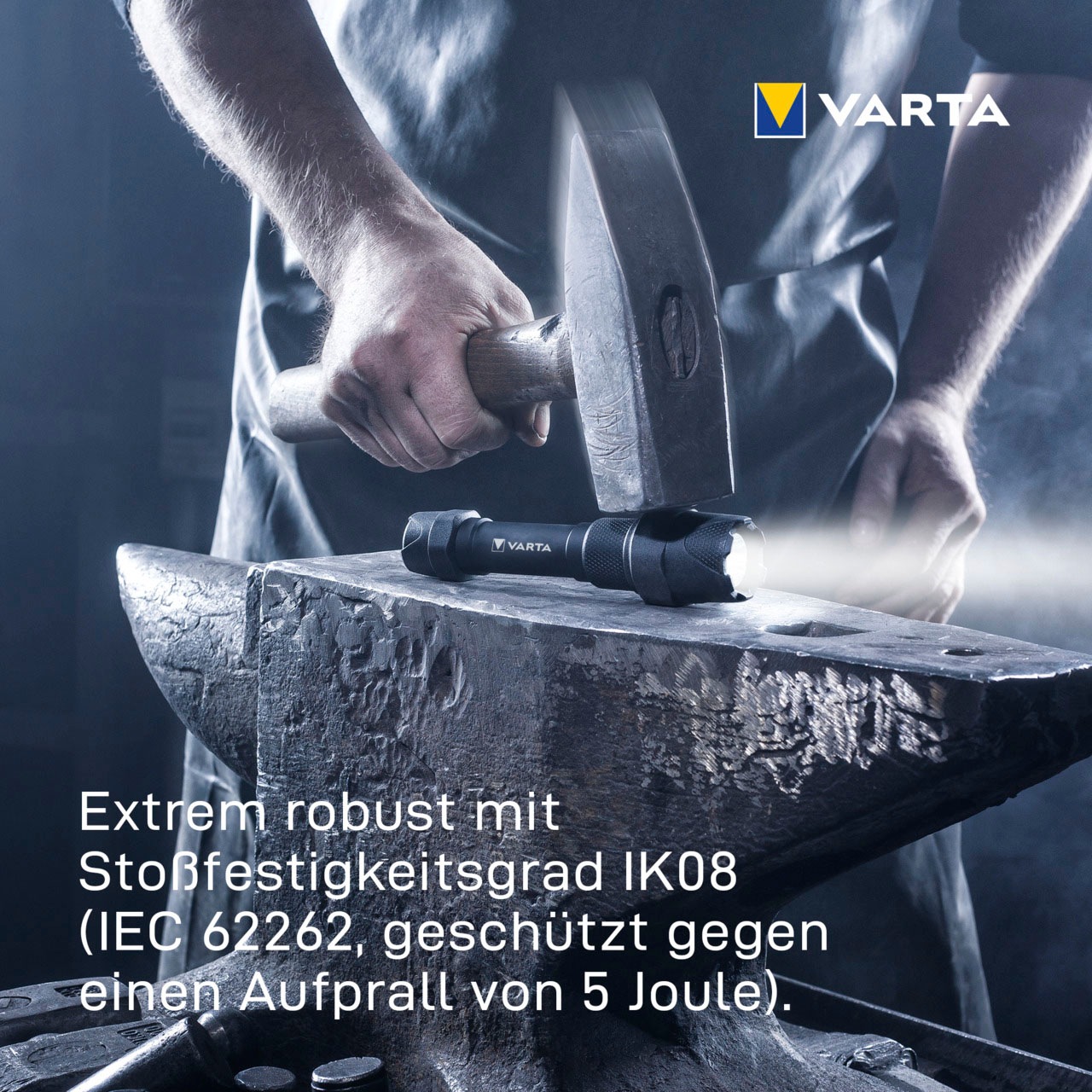 VARTA Taschenlampe »Indestructible F20 Pro 6 Watt LED«, wasser- und staubdicht, stoßabsorbierend, eloxiertes Aluminium Gehäuse