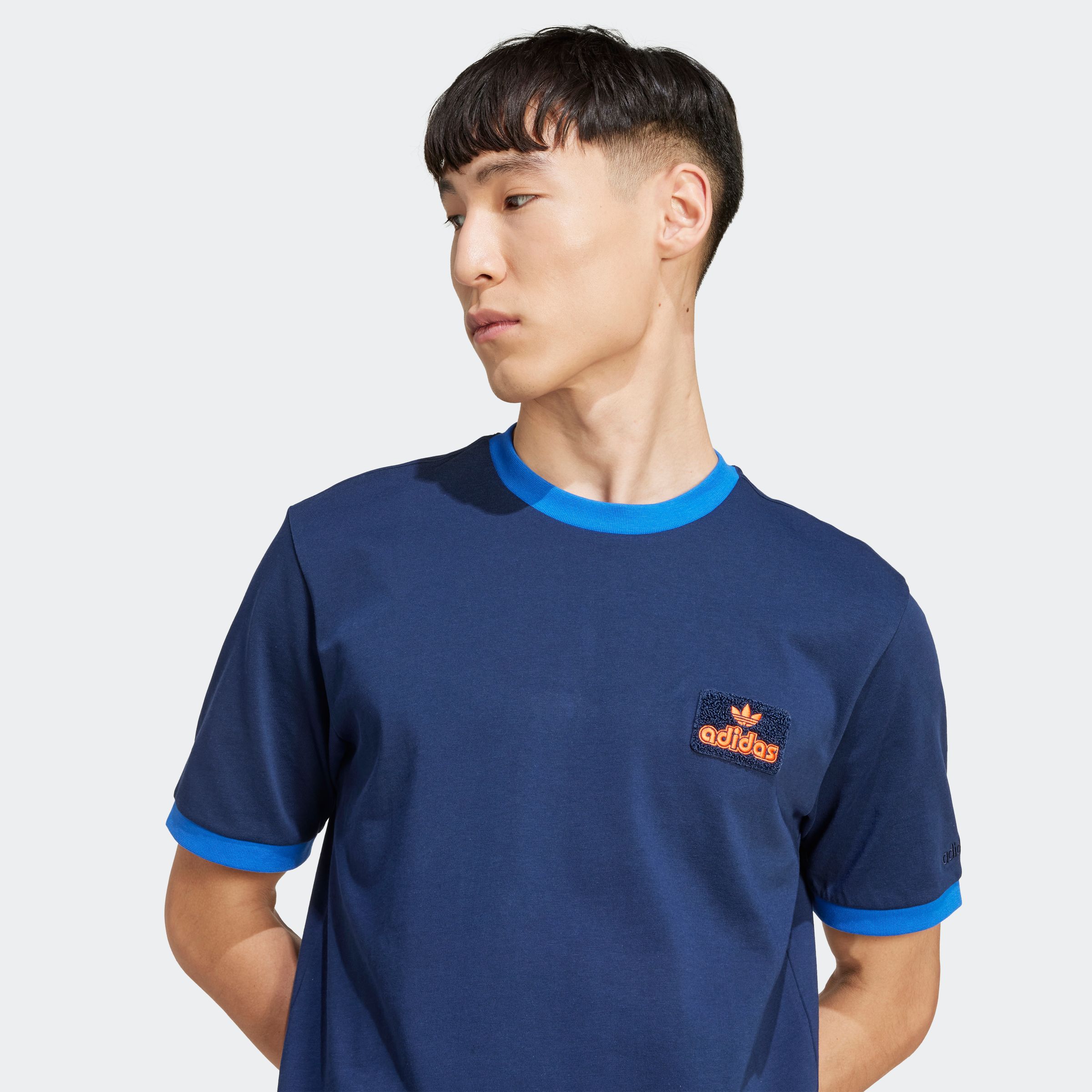 Thumbnail - adidas Originals T-Shirt "CONTRAST TEE" mit Kontrastkragen und Bündchen, für Erwachsene, aus Baumwolle