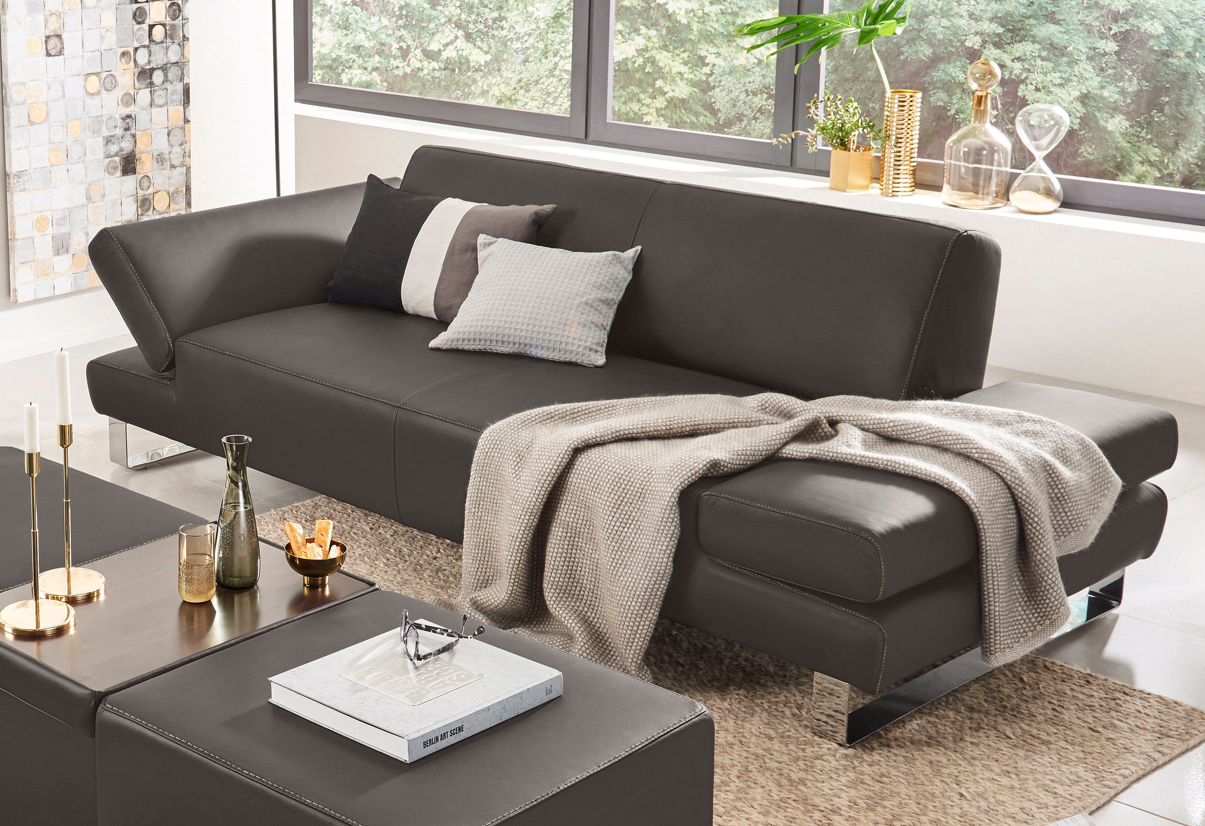 W.SCHILLIG 2-Sitzer "taboo Designsofa mit hohem Sitzkomfort" mit Übertiefe, inklusive Armlehnenverstellung, mit Kontrastnaht