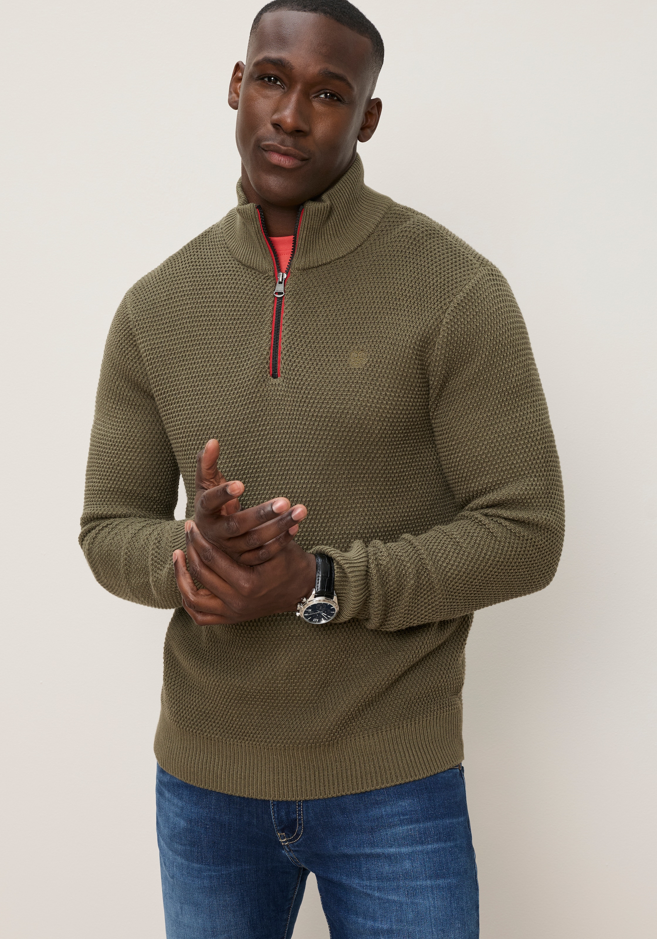 DELMAO Troyer "Neue Kollektion Highlight Kontrast- Reißverschluß" aus Strickmaterial, Regular Fit, mit Label-Applikation
