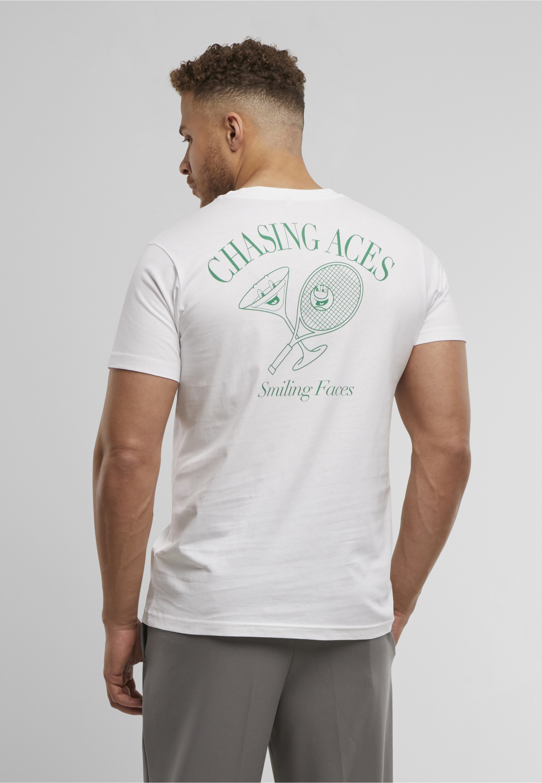 MisterTee T-Shirt »MisterTee Chasing Aces Smiling Faces Tee« 1 Stk.