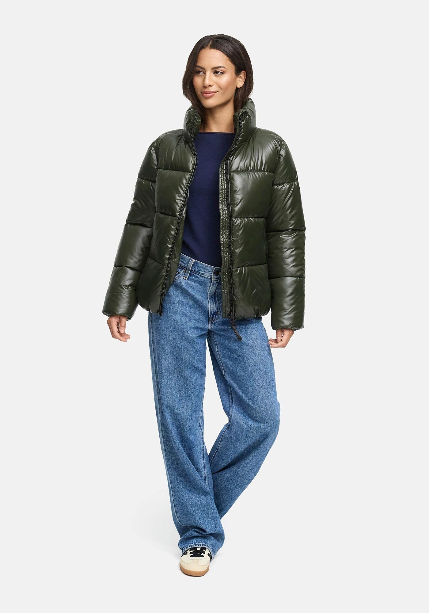 Marikoo Winterjacke »Hazalee«, mit leicht gläzendem Obermaterial und hohem Kragen