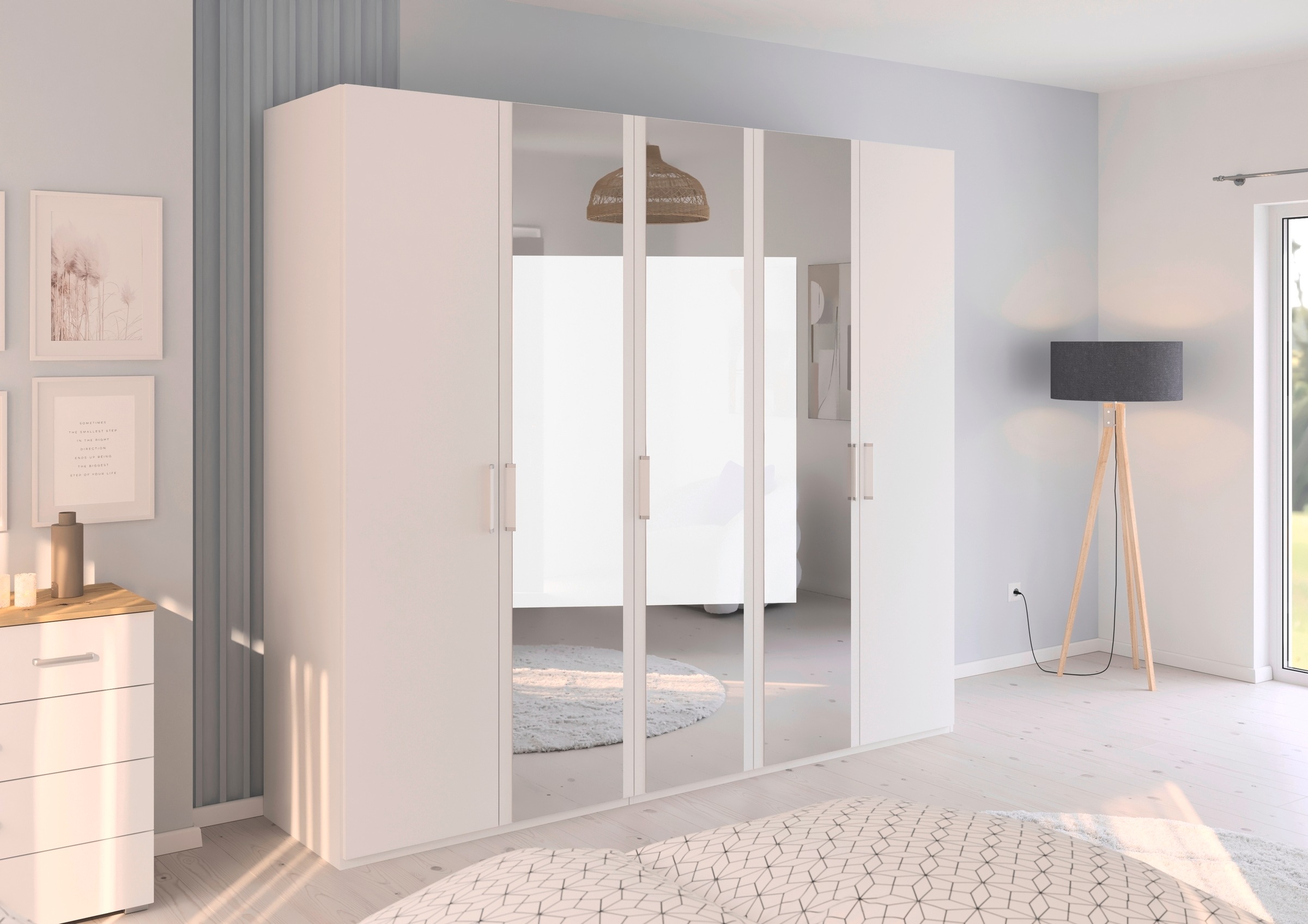 rauch Drehtürenschrank »Kleiderschrank Schrank Garderobe Schlafzimmerschrank EVELYN«, (in 2 Höhen 197 oder 210 cm erhältlich), in elegantem Stil, viel Stauraum 3 Breiten und 2 Höhen MADE IN GERMANY