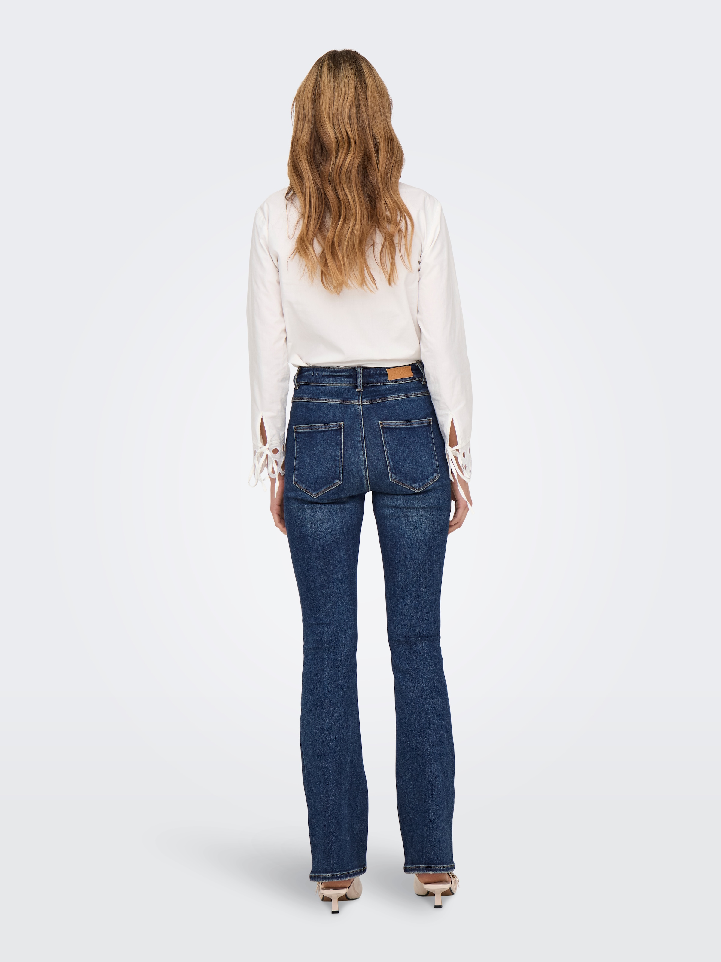 ONLY Bootcut-Jeans »ONLMILA HW FLARED DNM BJ374« mit Destroyed Effekt