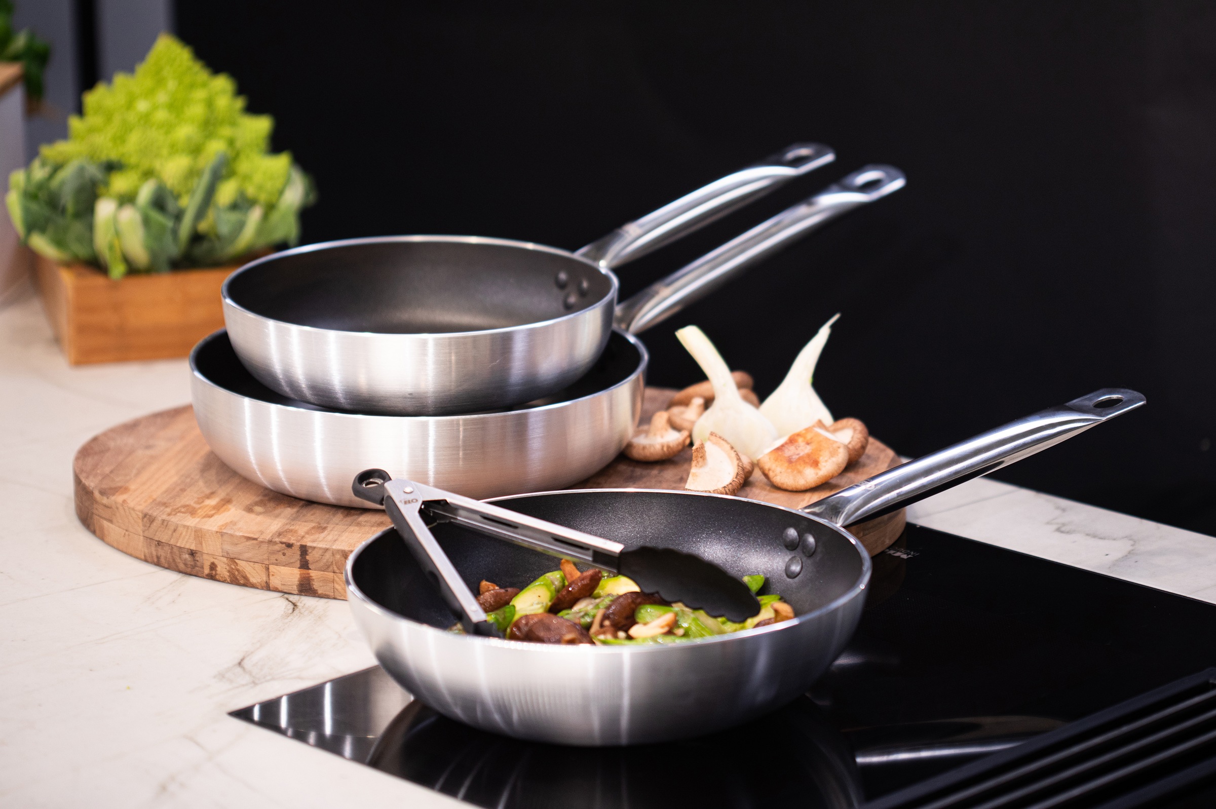 Elo Bratpfanne »Bistro Line«, Aluminium, (1 tlg.), langer, handlicher Edelstahl Profi Griff, Induktion