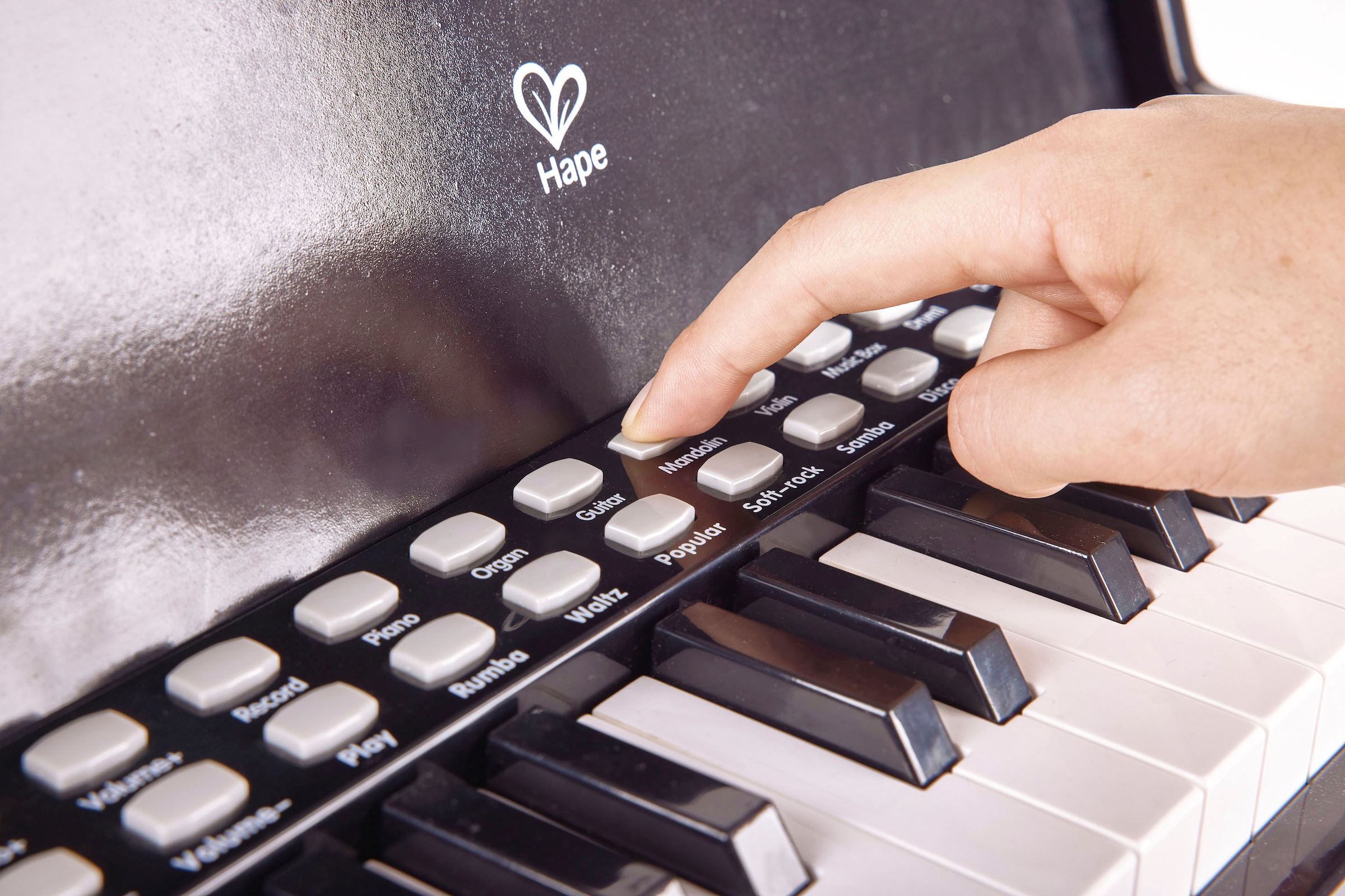 Hape Spielzeug-Musikinstrument »Leuchttasten-Piano mit Hocker«, FSC®- schützt Wald - weltweit