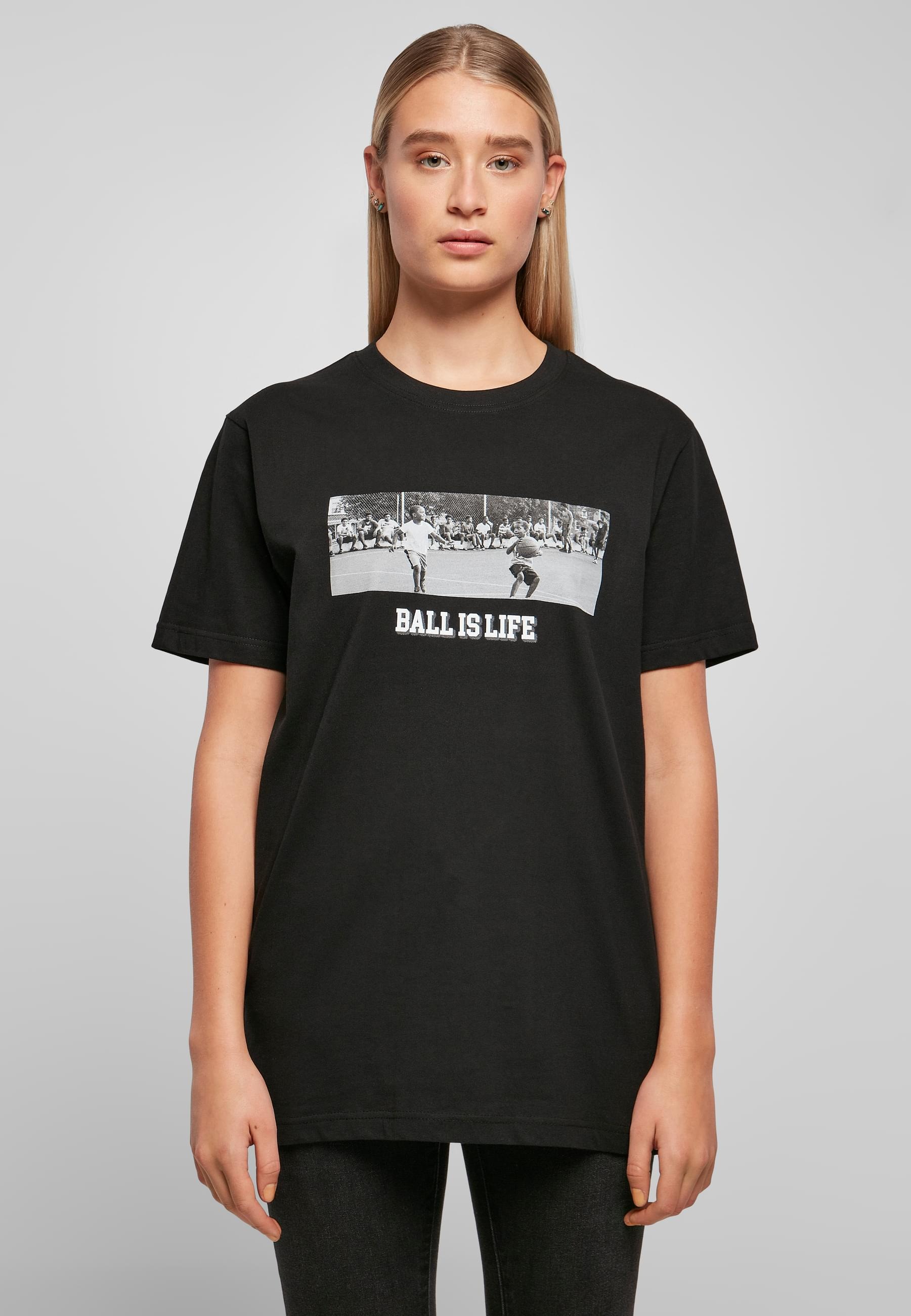 MisterTee T-Shirt »MisterTee Herren Ball Is Life Tee«, (1 tlg.)