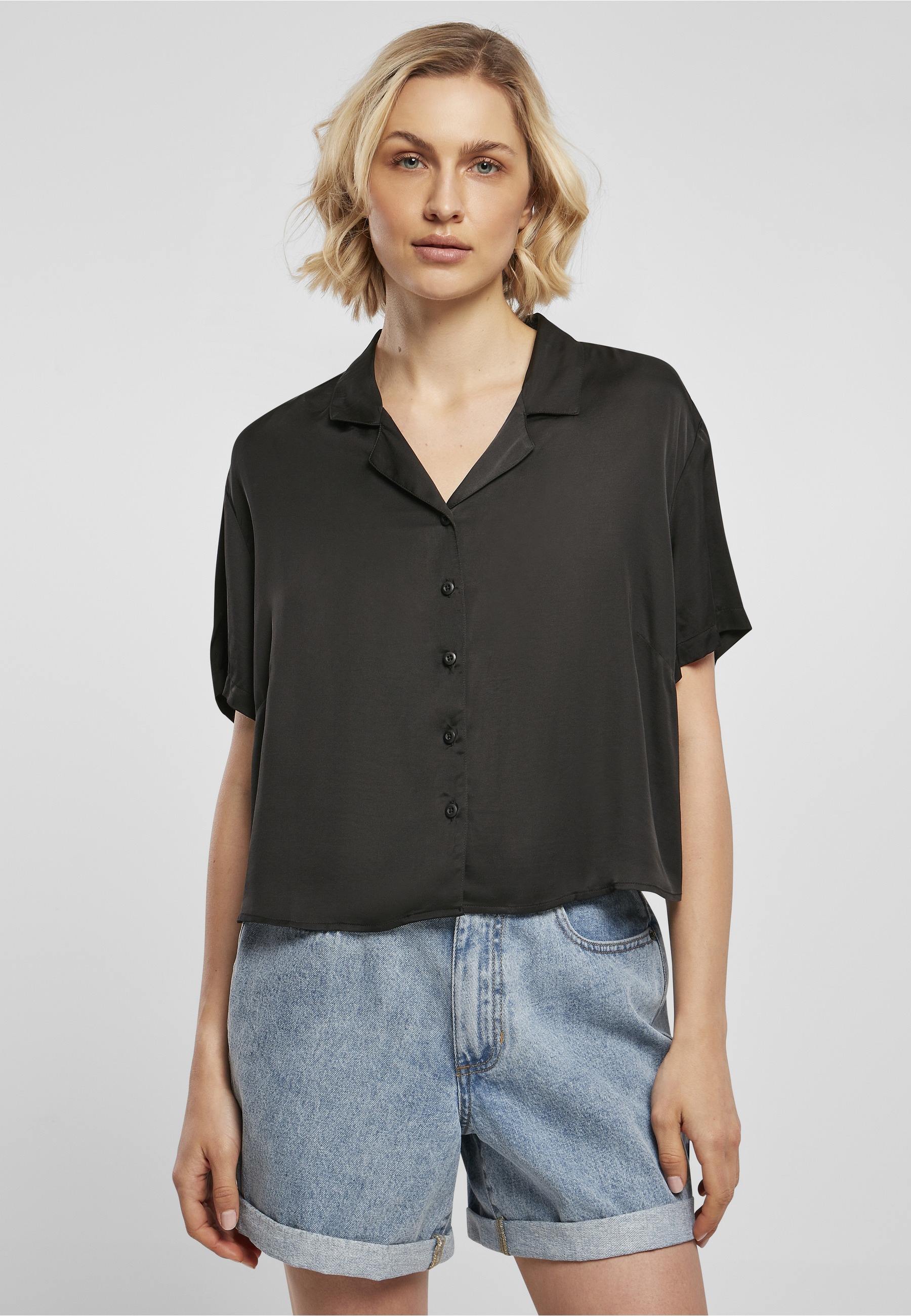 URBAN CLASSICS Kurzarmshirt »Urban Classics Damen Ladies Viscose Satin Resort Shirt« 1 Stk.