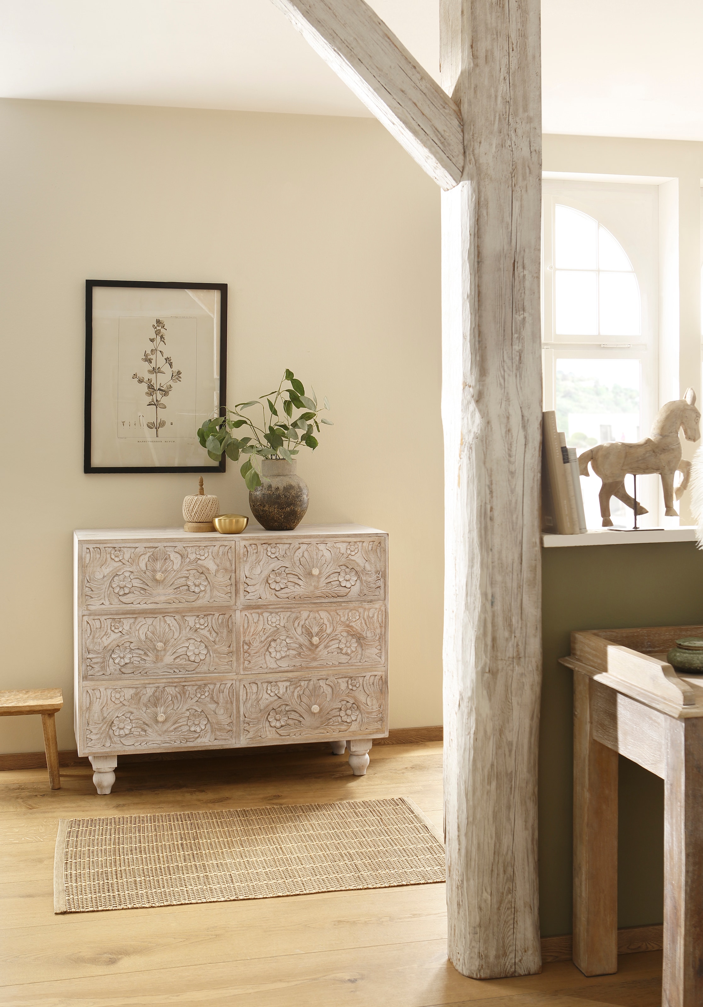Home affaire Kommode »Lavin Sideboard«, Mangoholz, mit dekorativen Schnitzereien, Handgefertigt, Breite 110 cm