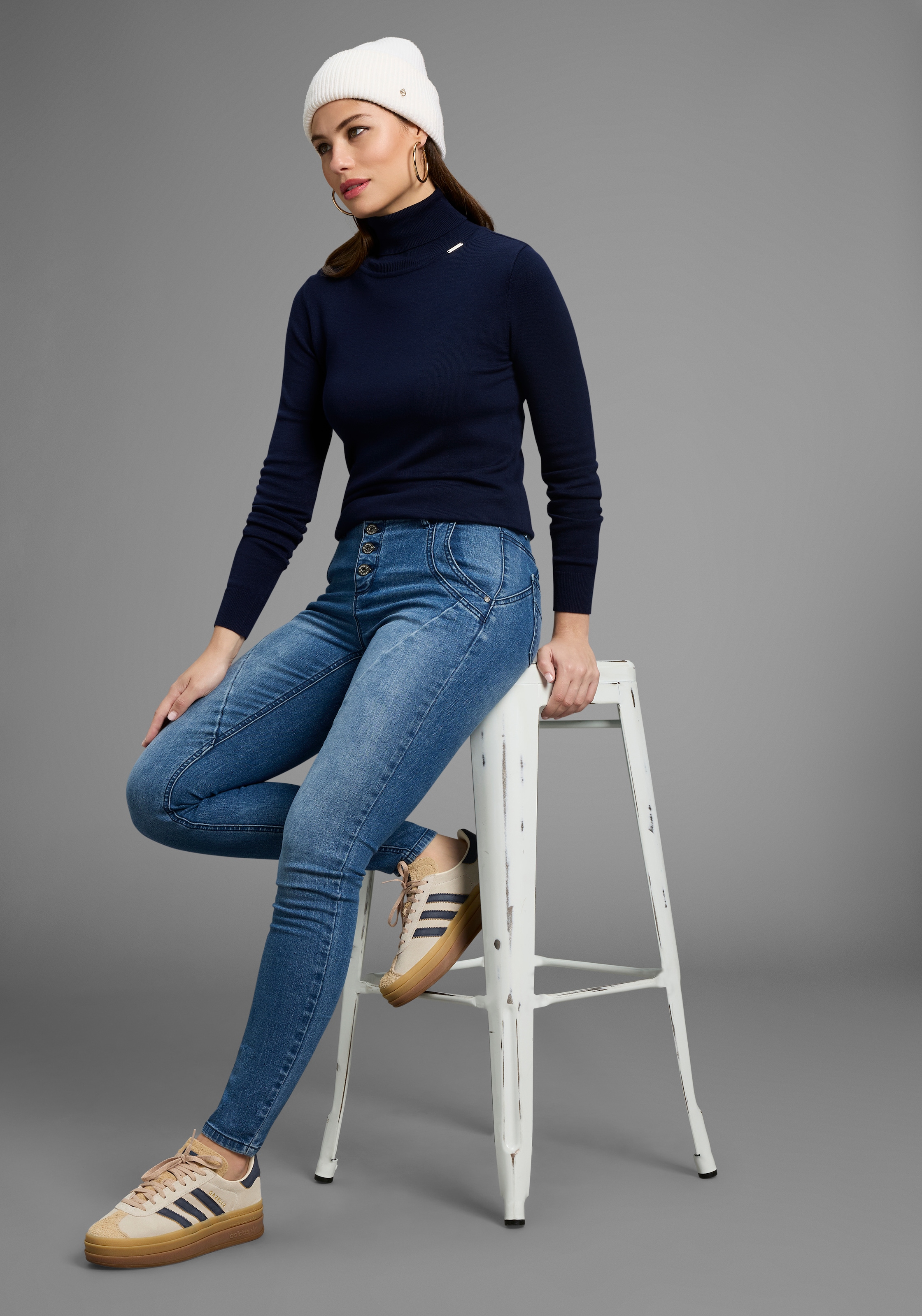 Bruno Banani Skinny-fit-Jeans, mit schrägen Nähten - NEUE KOLLEKTION