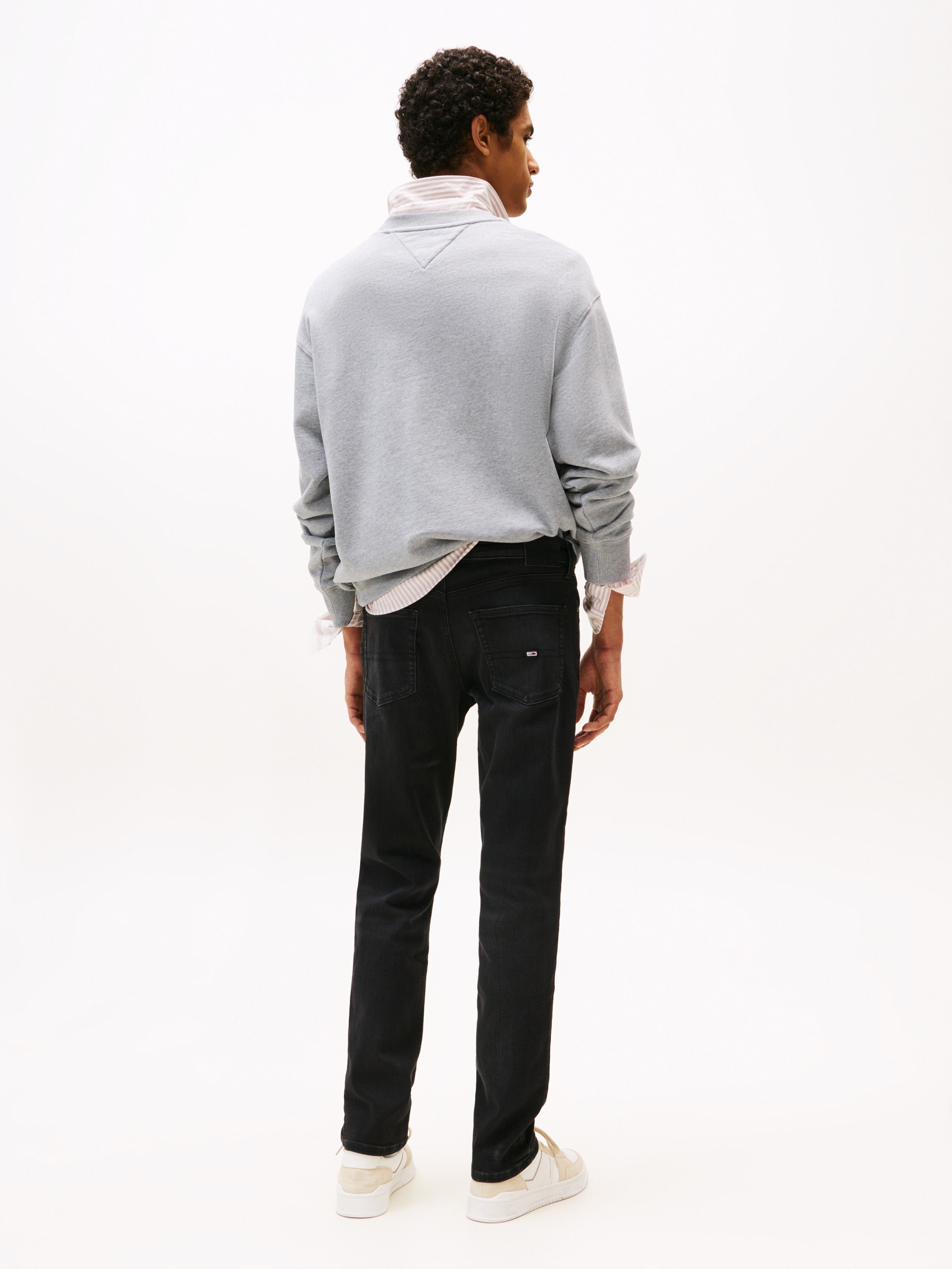Tommy Jeans Slim-fit-Jeans »SCANTON SLIM«, mit Logoprägung