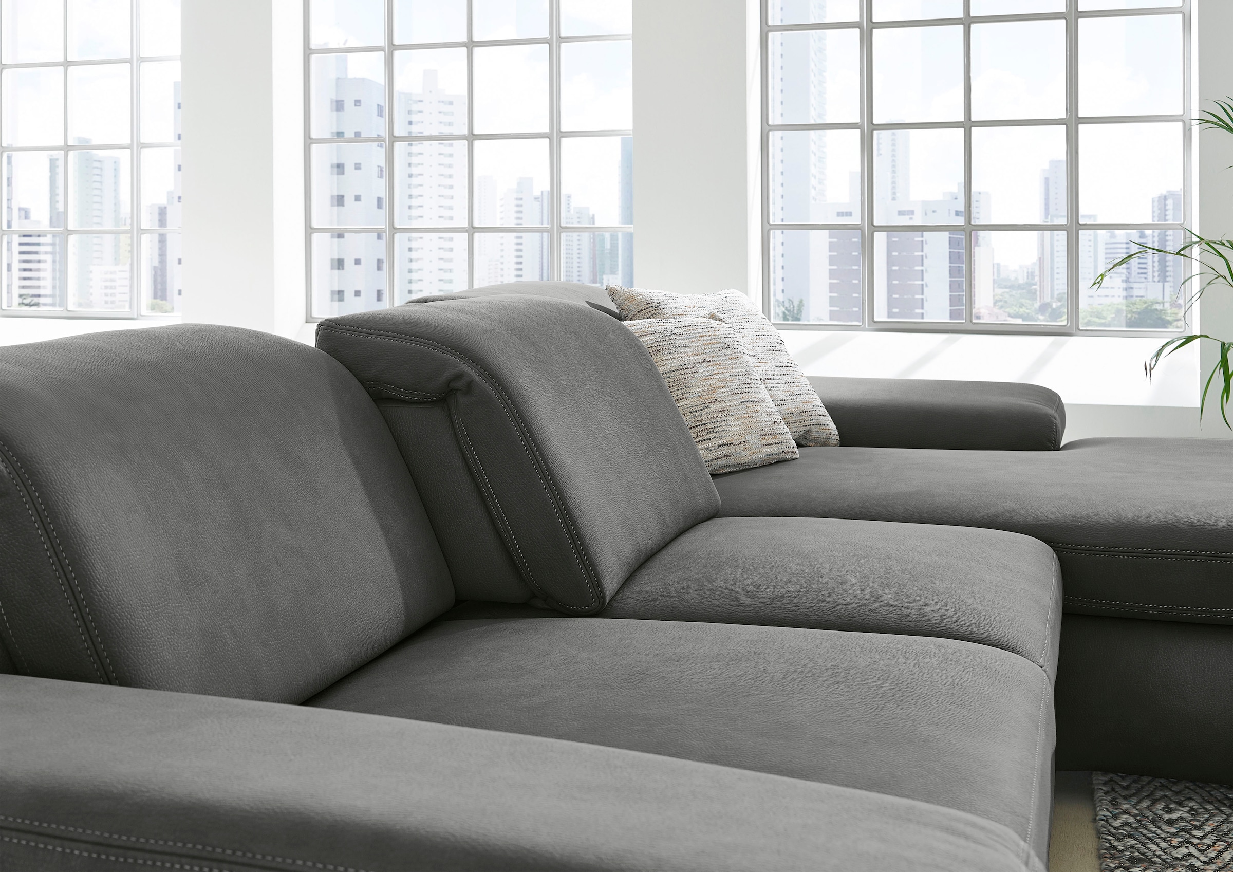 Die PlanBar Ecksofa »MP-IN17041 L-Form«, mit Sitztiefenverstellung, optional Kopfteilverstellung & Bettfunktion