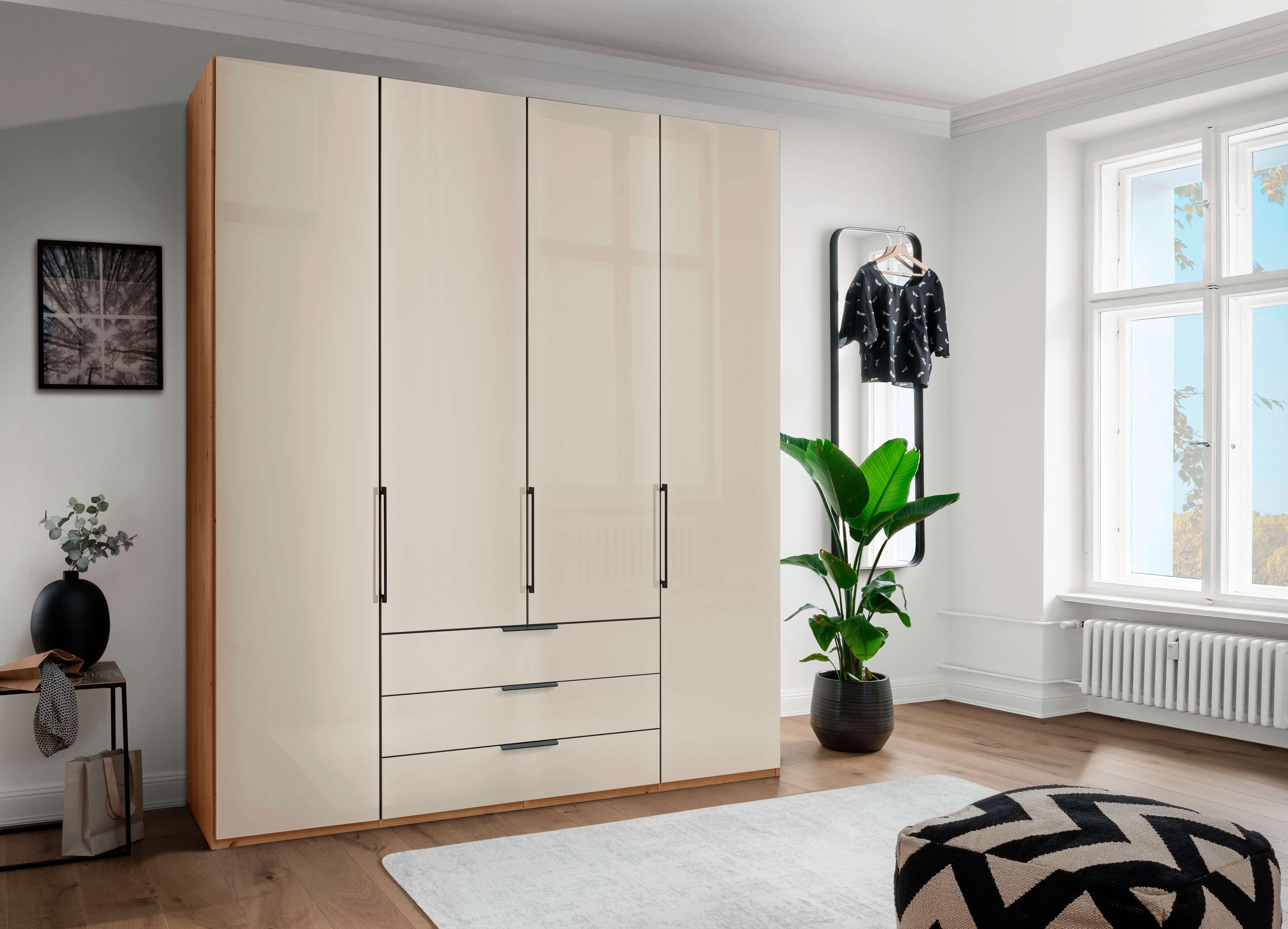 WIEMANN Kleiderschrank "Monaco" mit Glasfront sowie hochwertigen Beschlägen inkl. Dämpfung