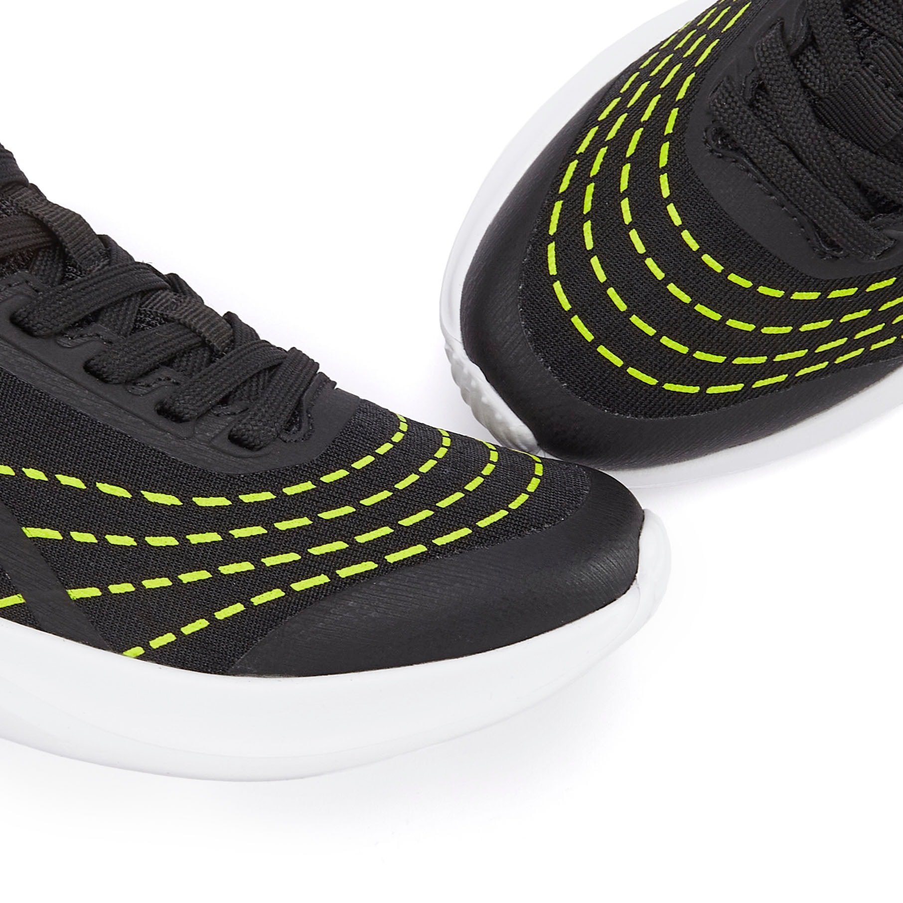 LASCANA Sneaker »Halbschuh, Schnürschuh, Freizeitschuh«, aus Textil mit Farbakzenten
