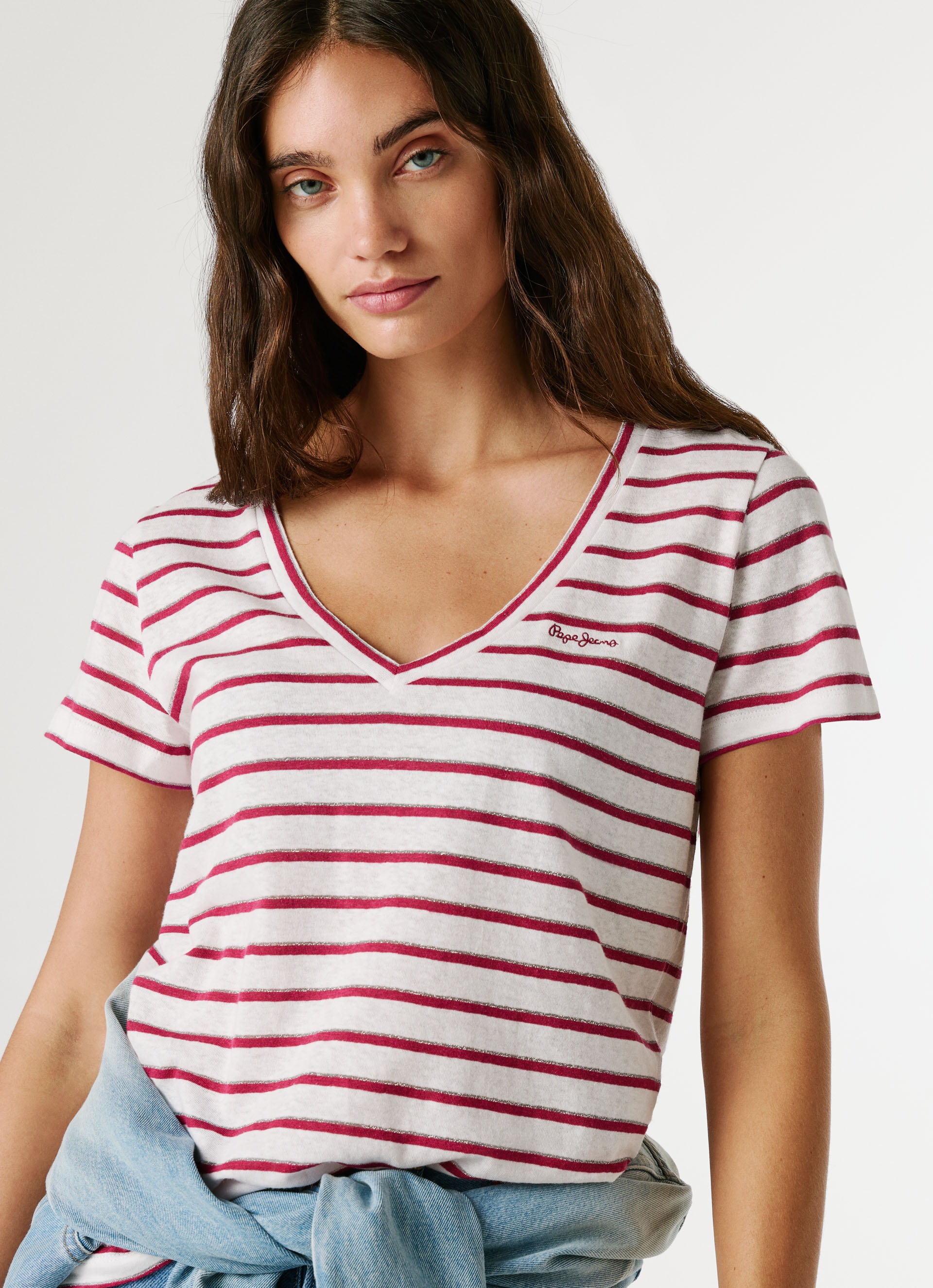 Pepe Jeans T-Shirt "MEGAN V-NECK STRIPED" aus Leinenmischung mit Glitzergar günstig online kaufen